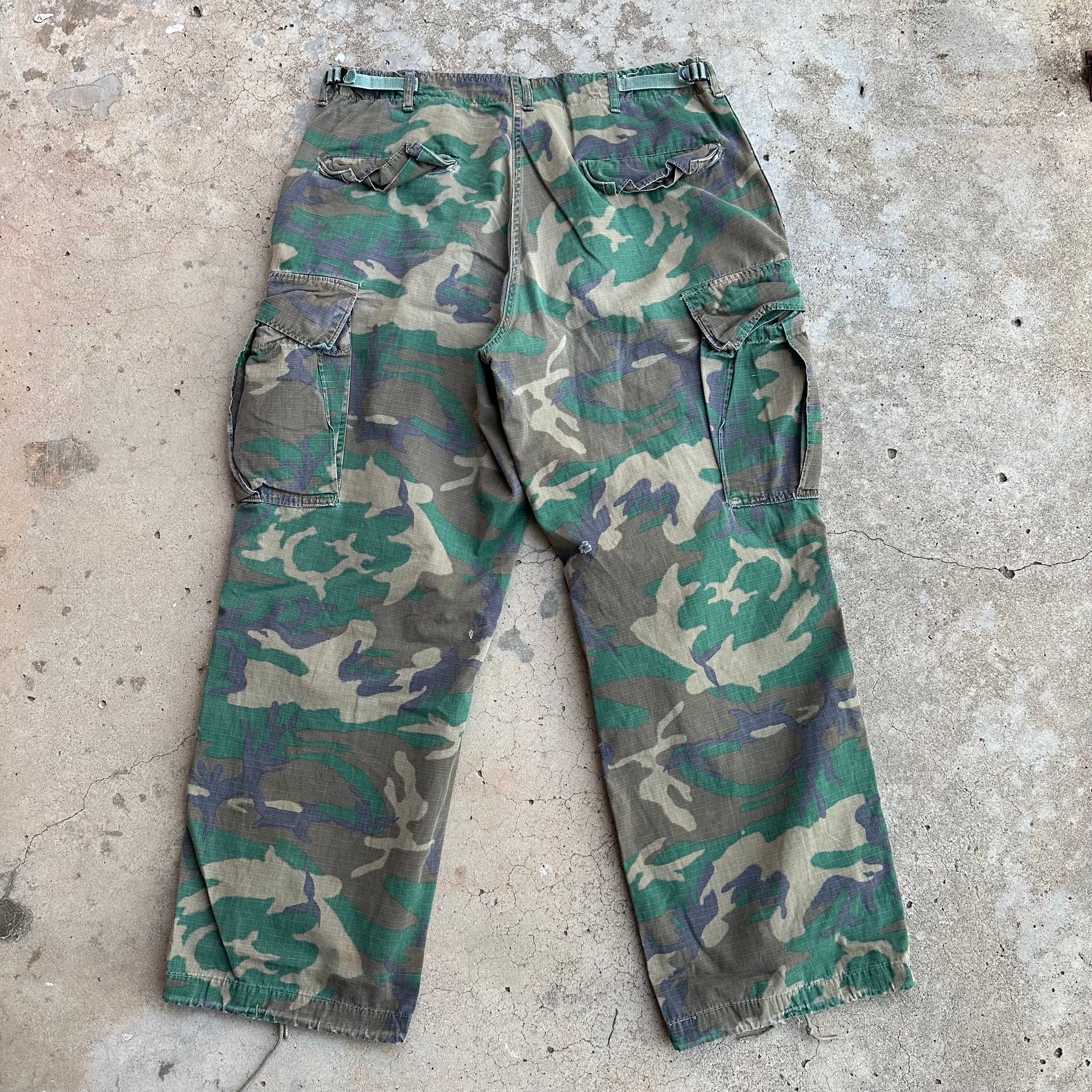1970’s Vietnam War Brown Dominant ERDL Camo Jungle Pants Medium Regular