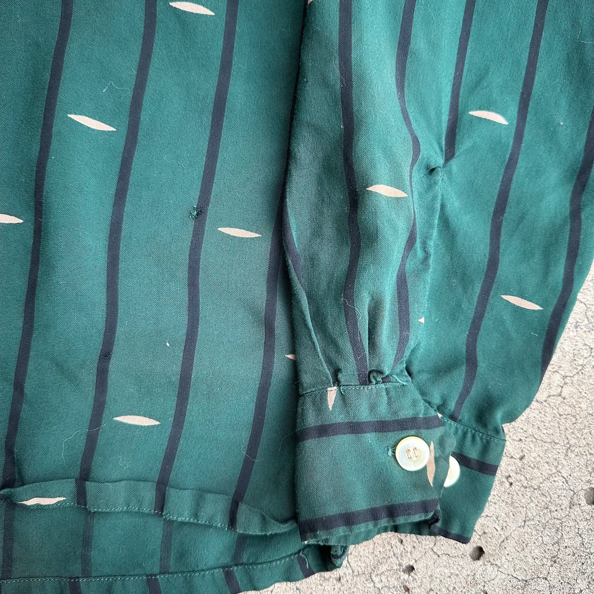 1950’s Tulane Sportswear Rockabilly Gabardine Loop Collar Shirt Small