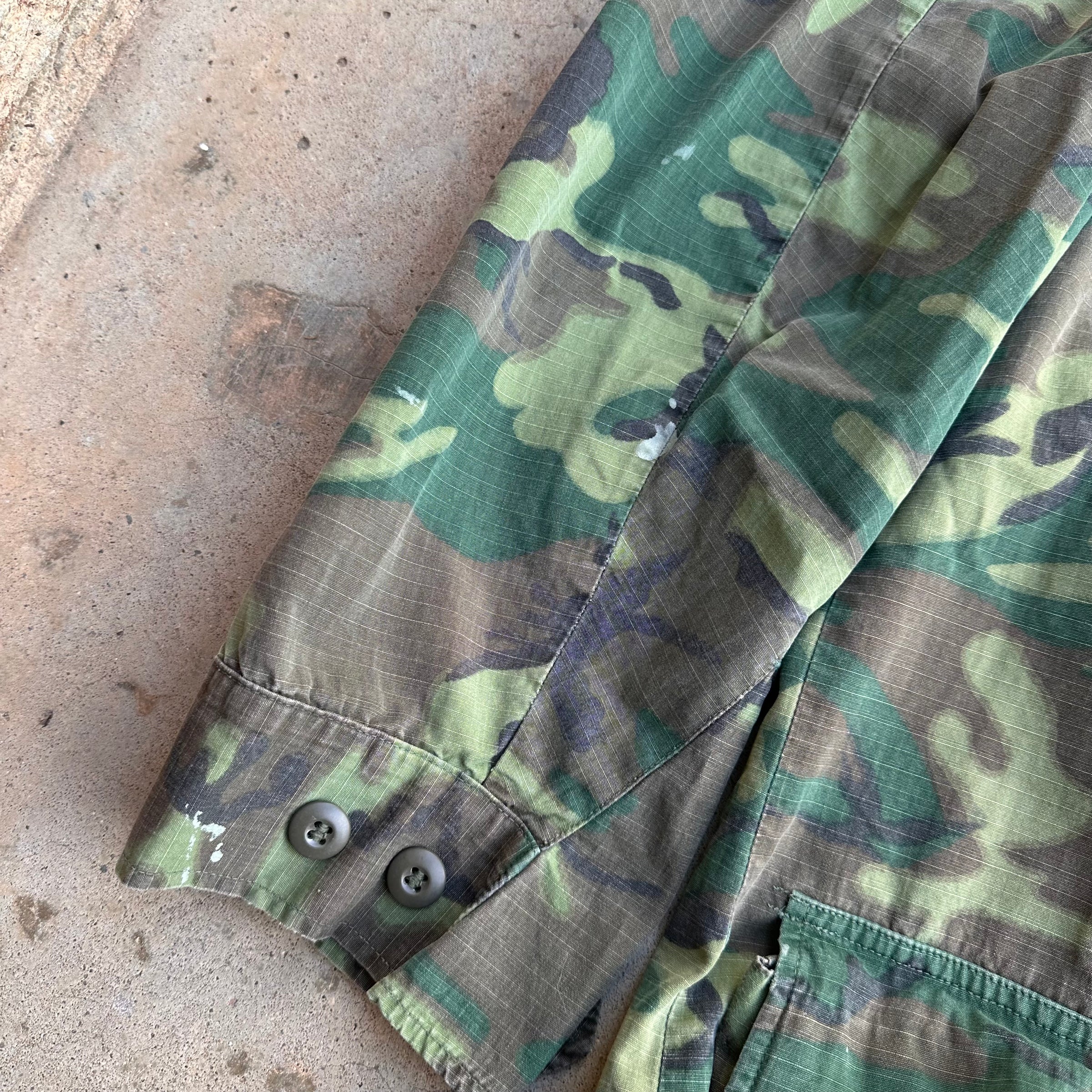 1960’s Vietnam War ERDL Camo Jungle Jacket Large Regular