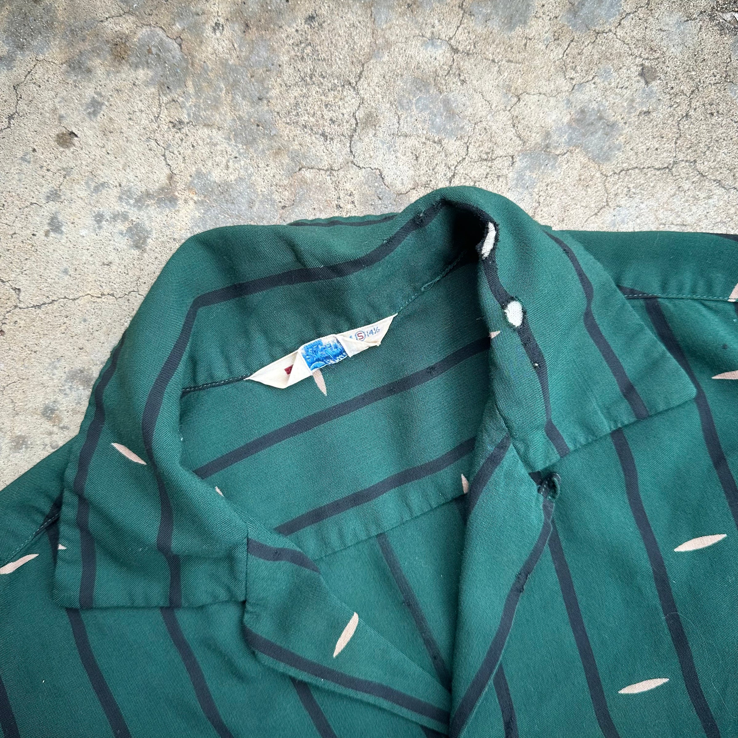 1950’s Tulane Sportswear Rockabilly Gabardine Loop Collar Shirt Small