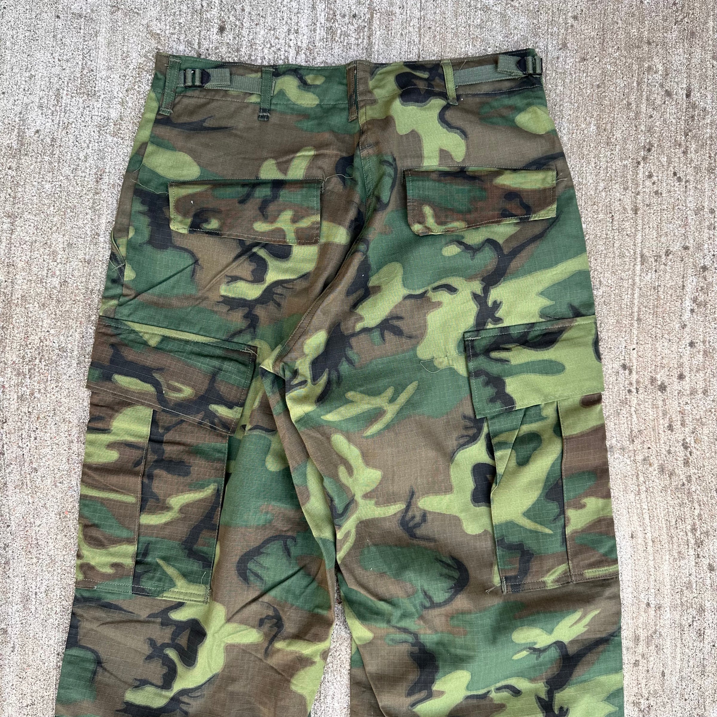 1960’s Deadstock Lime Green ERDL Jungle Pants Small Long