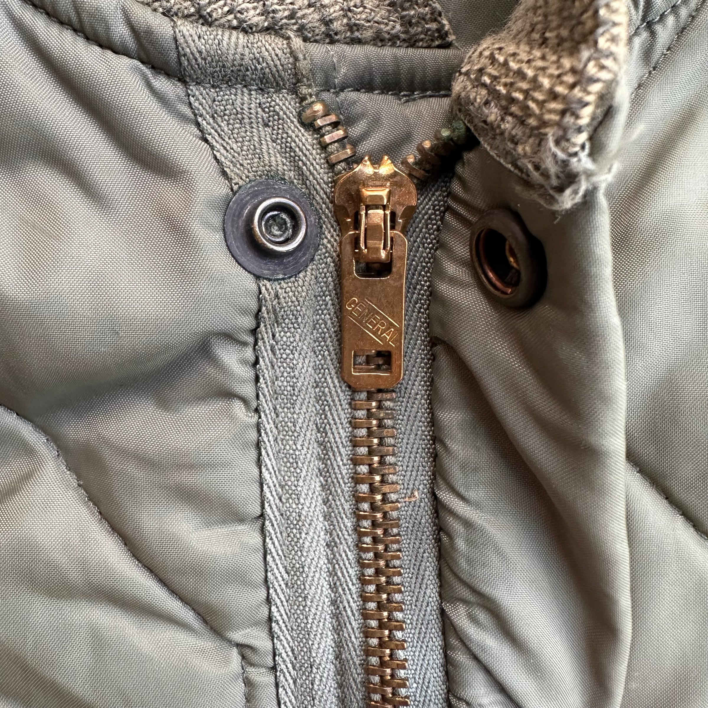 1960’s Vietnam War USAF CWU-9/P Quilted Jacket Large
