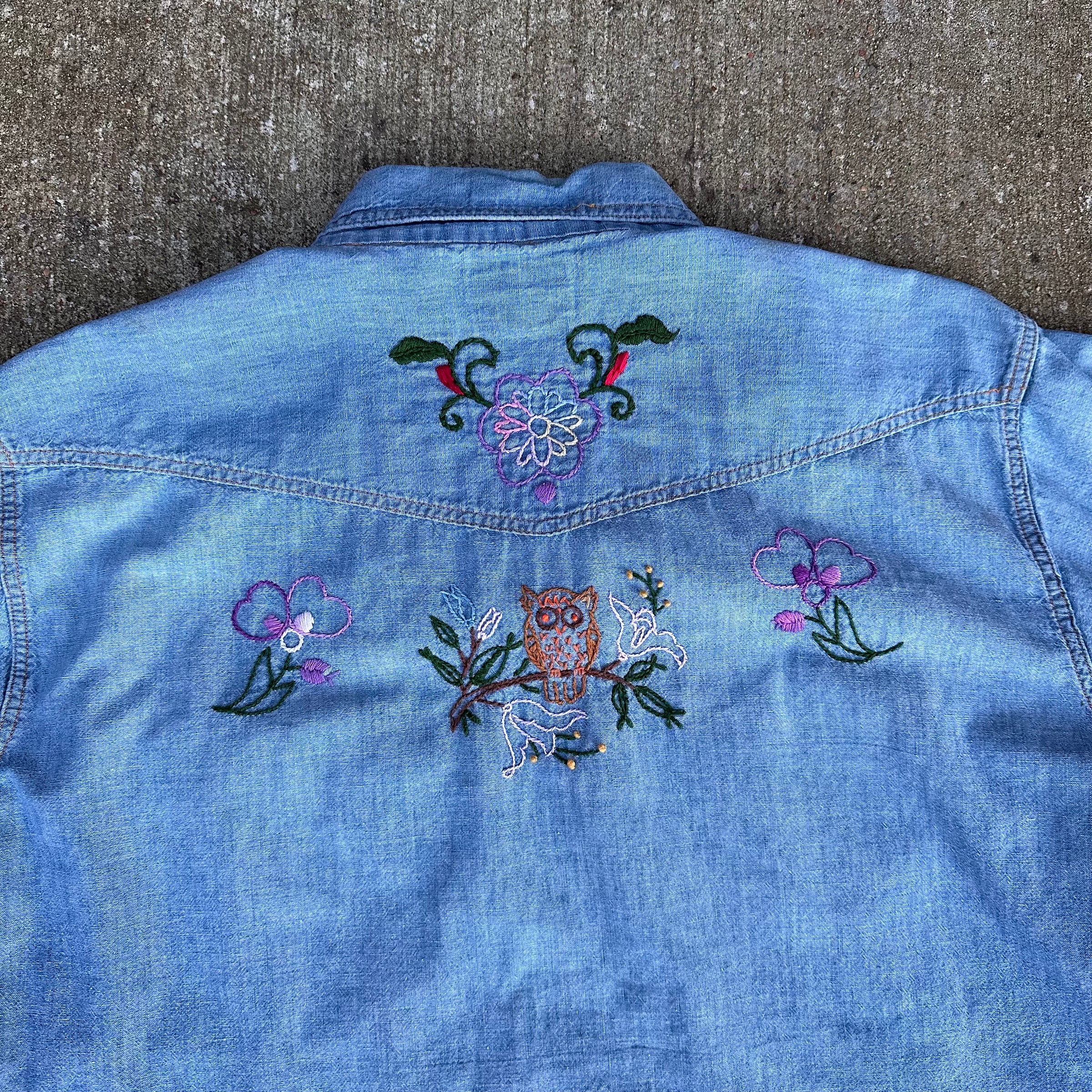 1960’s Embroidered Roebucks Chambray Western Shirt Large