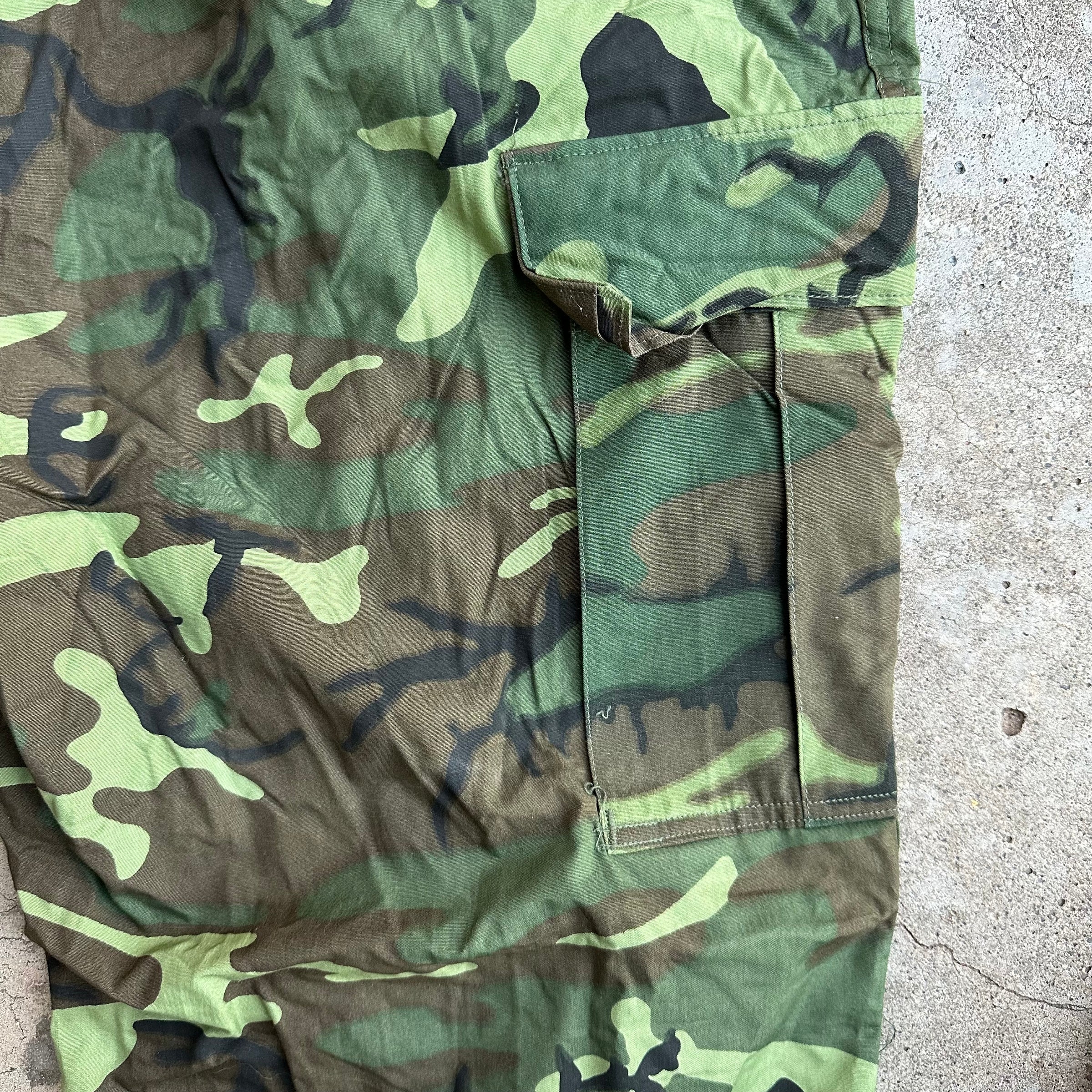 1960’s Deadstock Vietnam War Poplin ERDL Camo Jungle Pants XL Regular