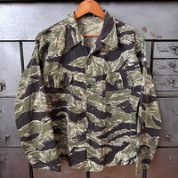 1960’s Tailor Made Silver Tiger Stripe Camo Shirt 22” Chest