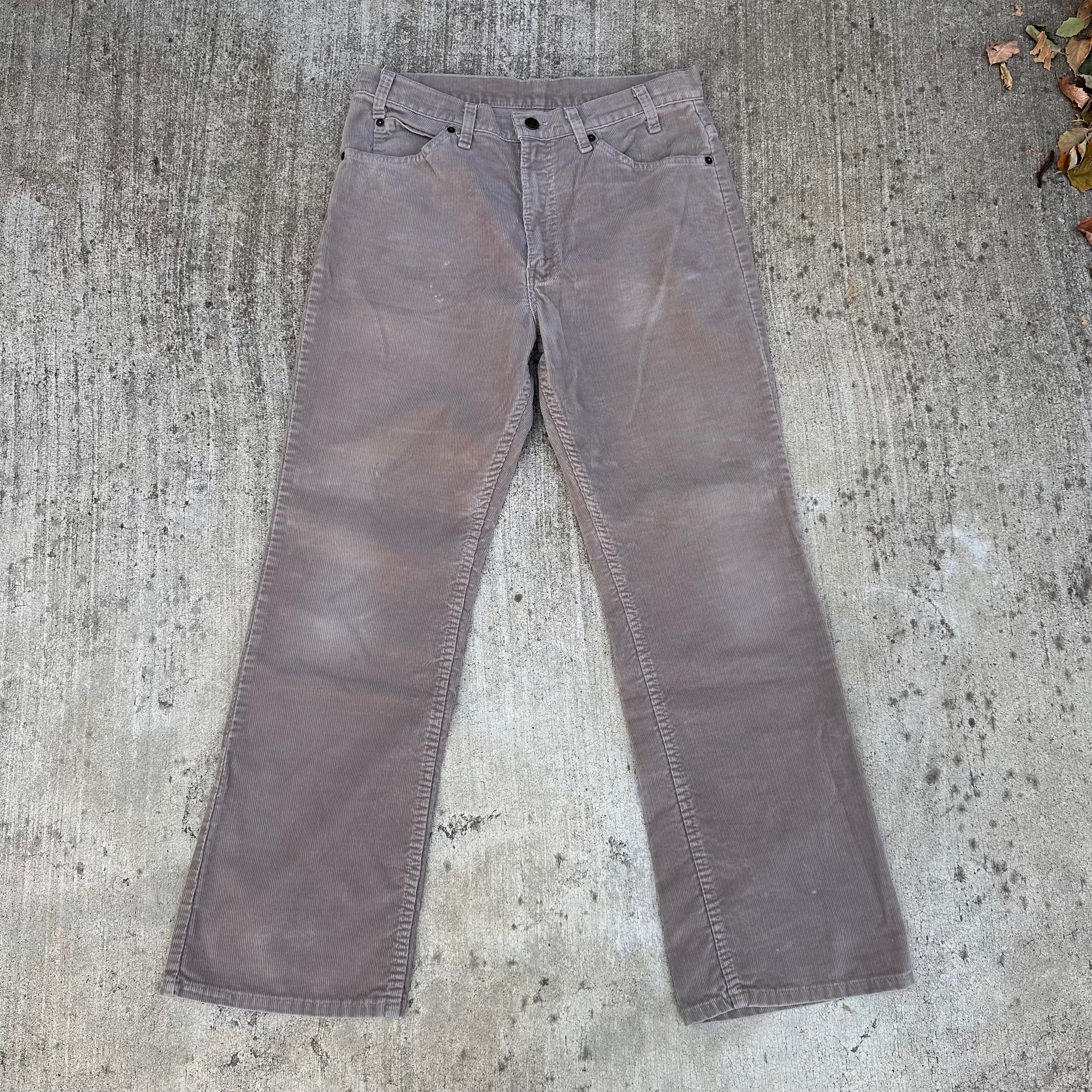 1980’s/90’s Levi’s 517 Tan Corduroy Flared Pants 32” x 30”