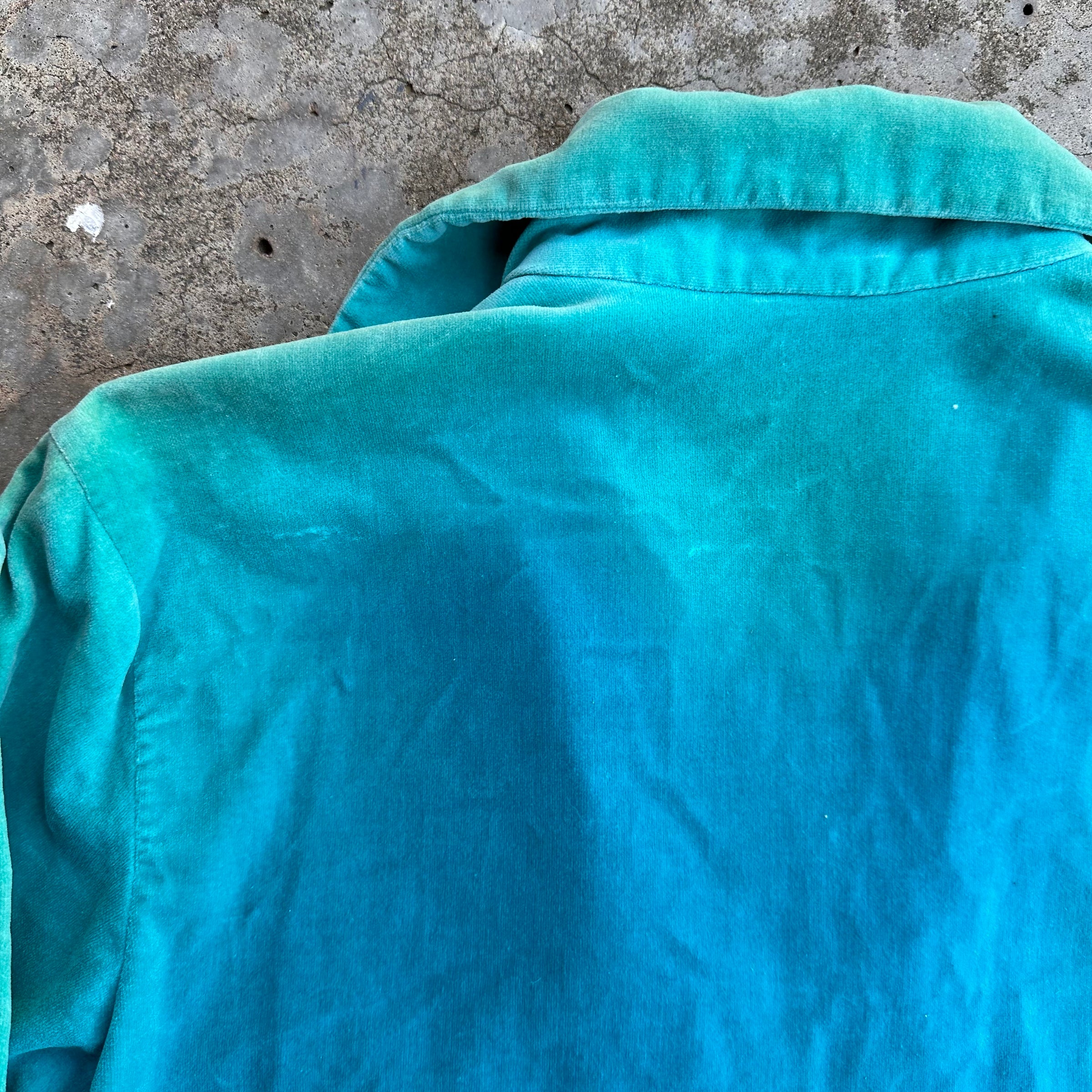 1950’s Prior Sun-Faded Blue Velvet Concho Pullover Shirt Small