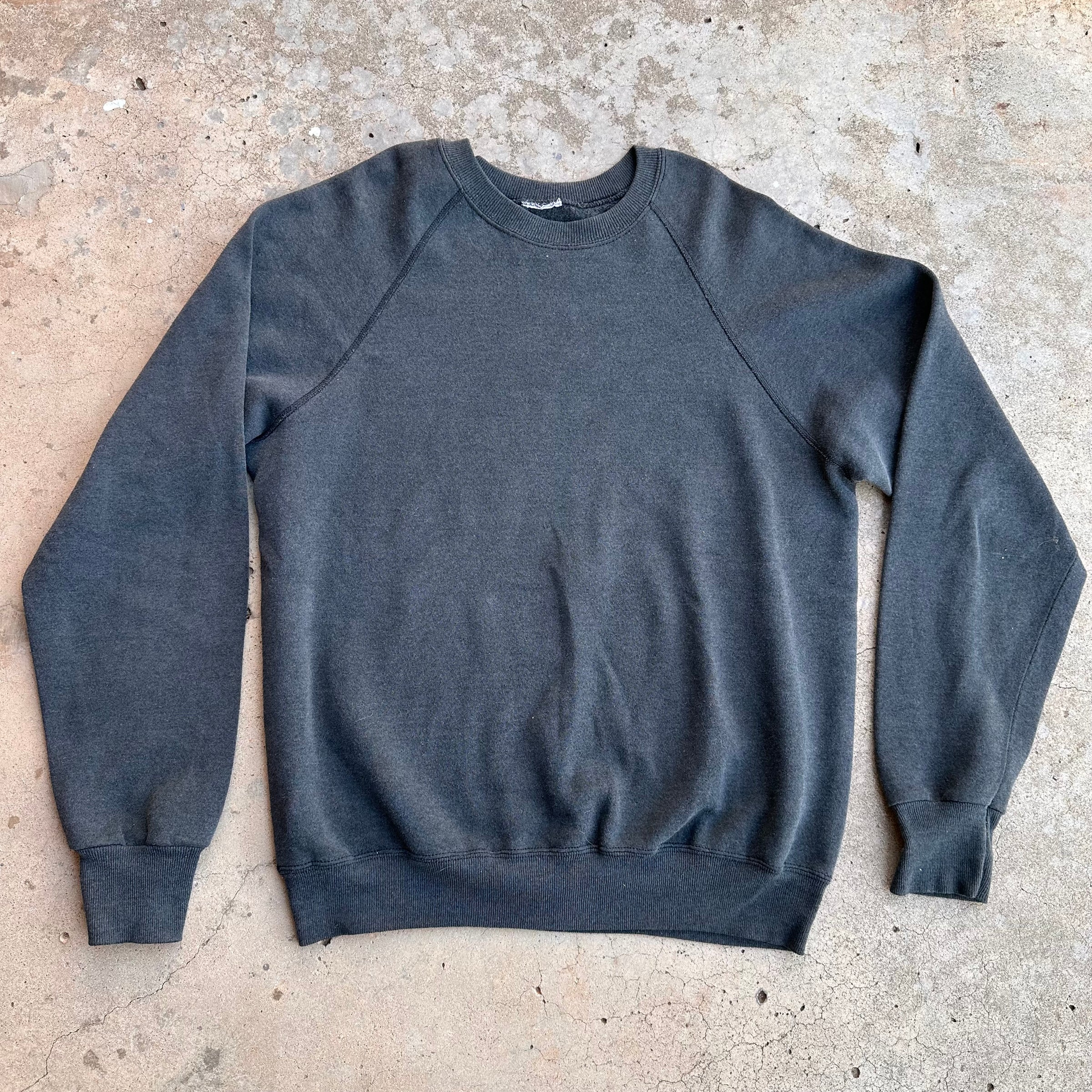 1990’s Black Raglan Crewneck Sweatshirt Large