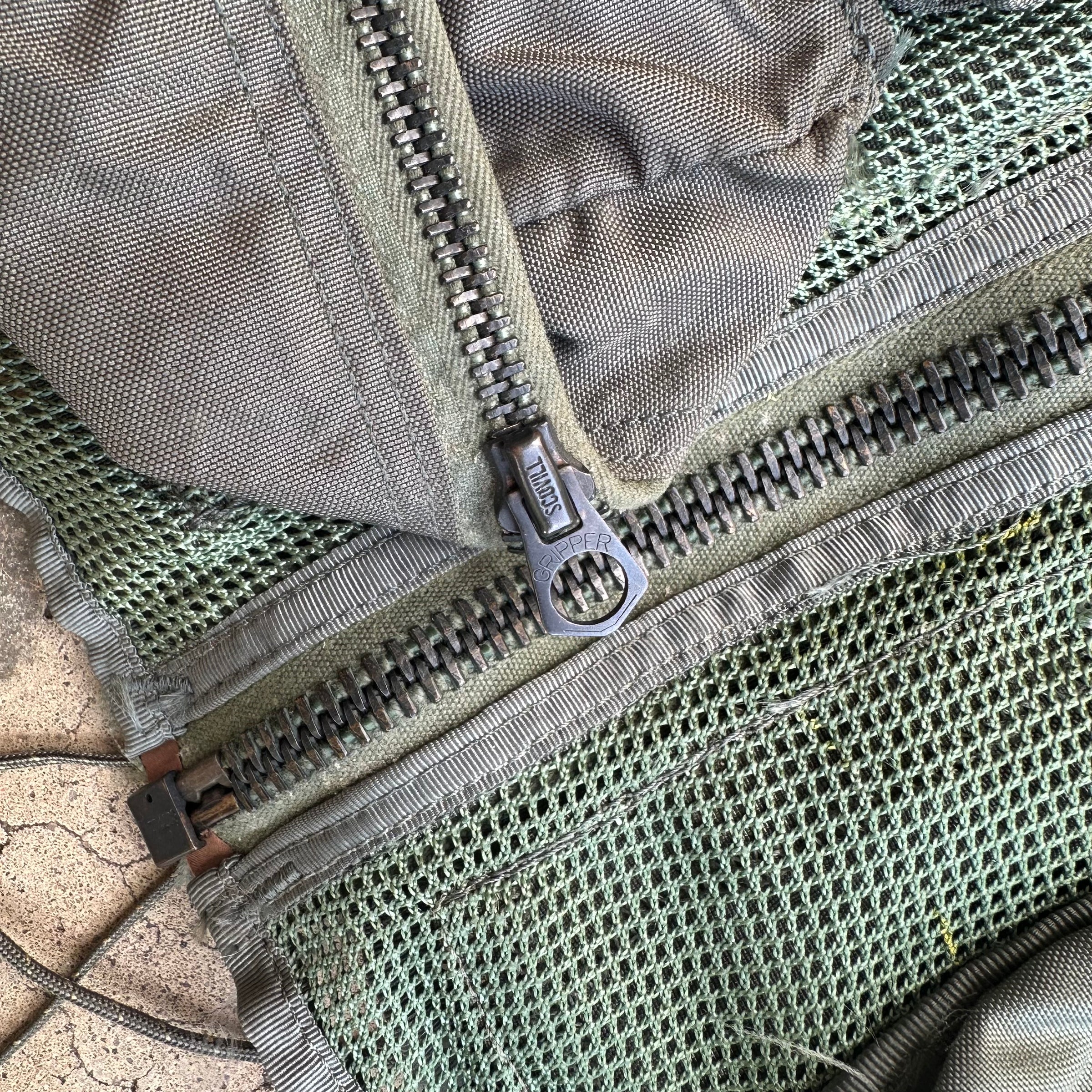 1970’s SRU-21/P Survival Vest with Holster Size Medium