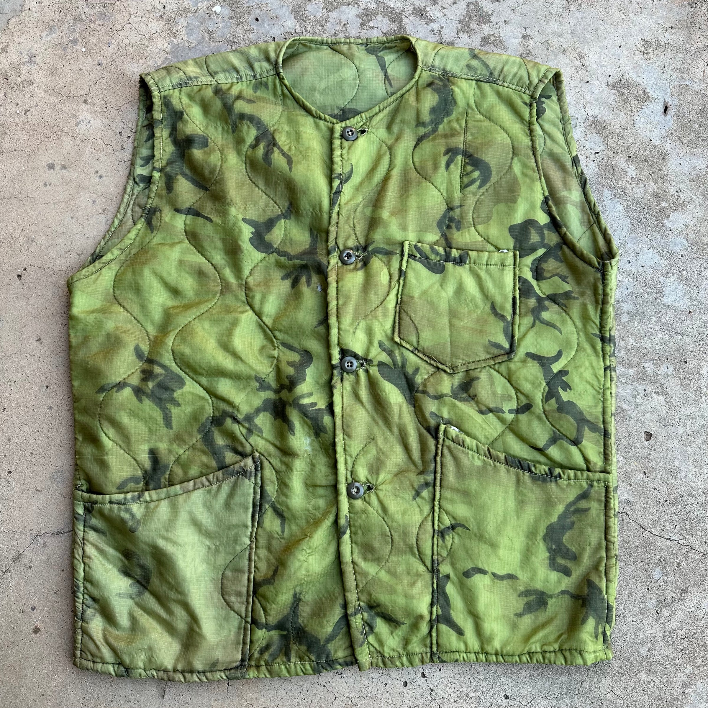 1960’s/70’s Vietnam War ERDL Poncho Liner Vest 26” Chest