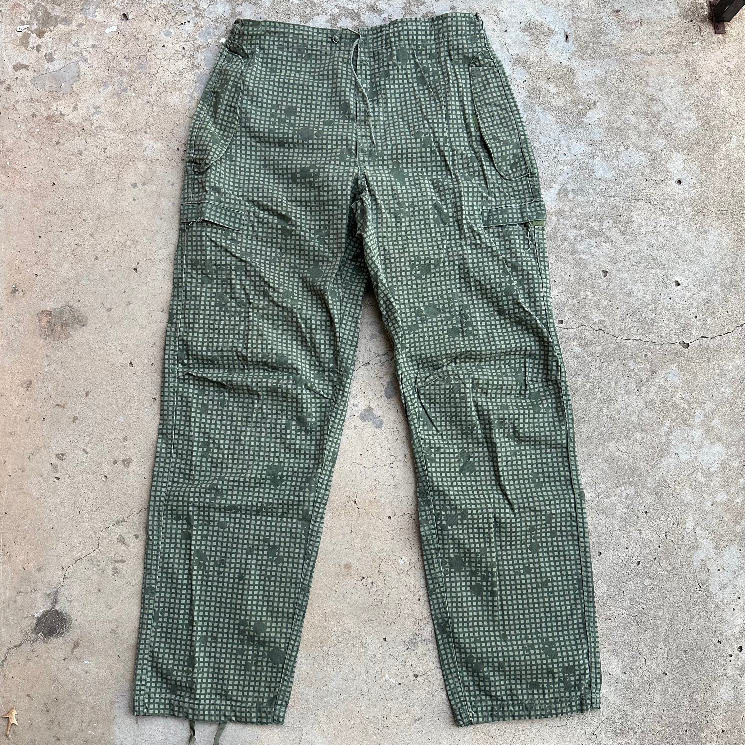 1980’s US Military Desert Night Camo Pants Small Long