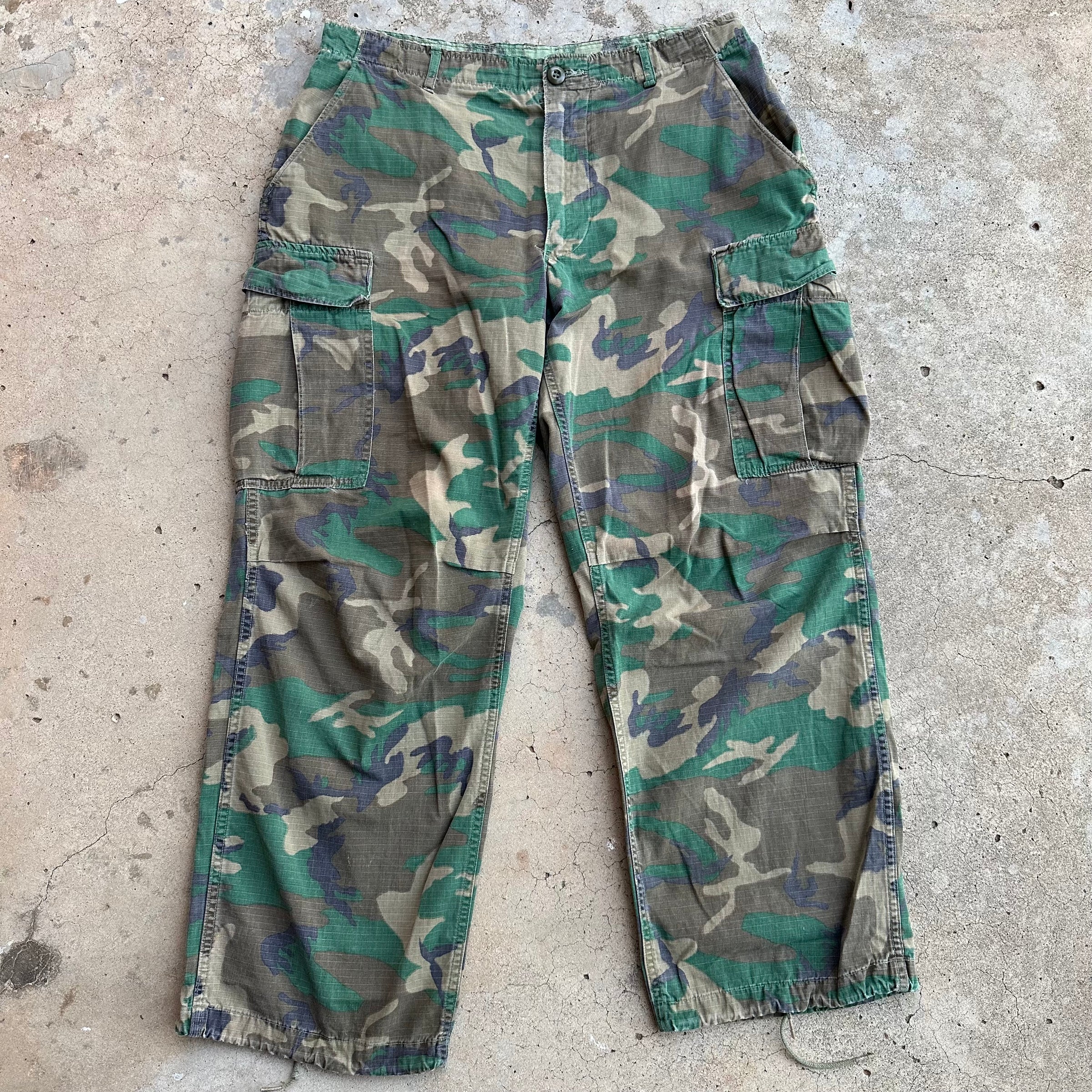 1970’s Vietnam War Brown Dominant ERDL Camo Jungle Pants Medium Regular