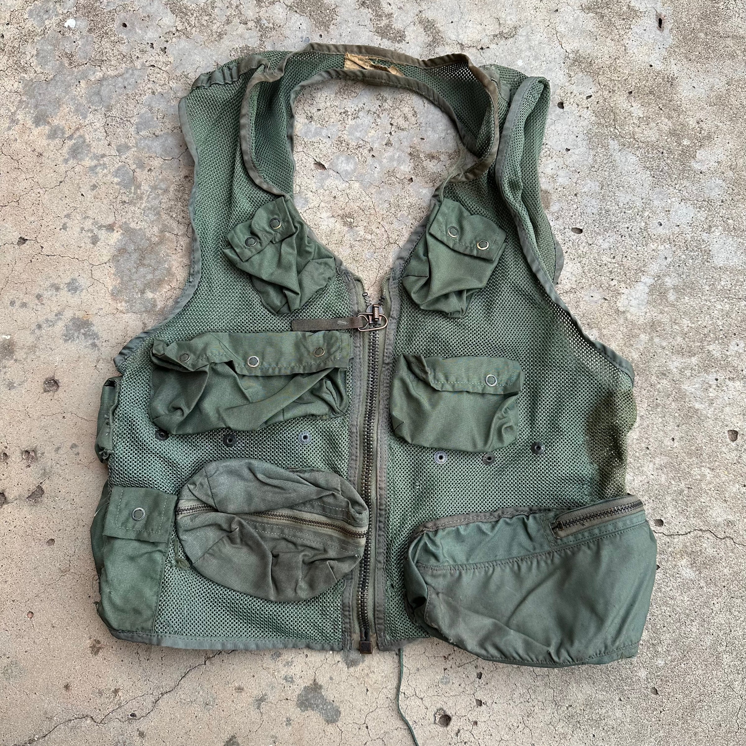 1960’s Vietnam War USAF SRU-21/P Survival Vest