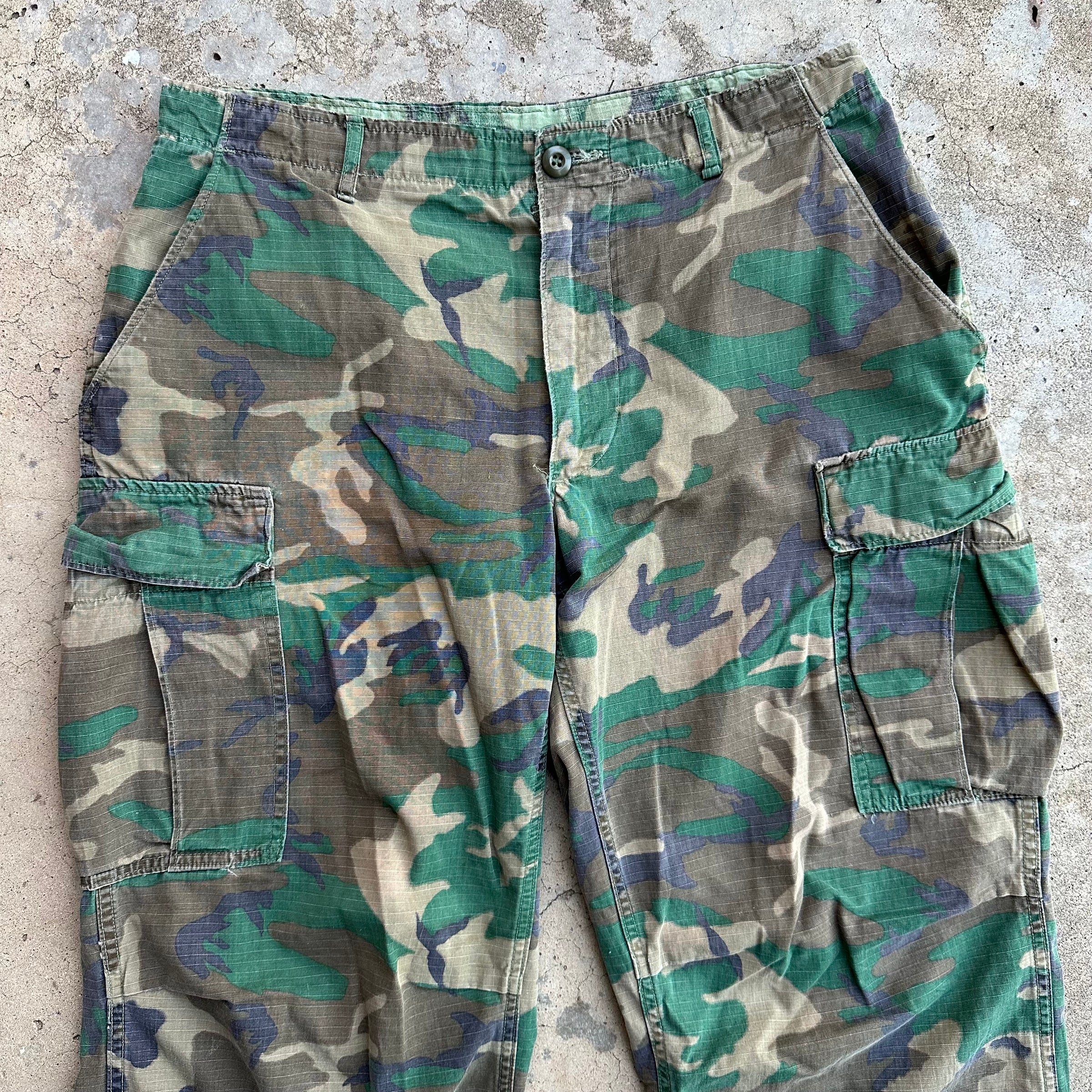 1970’s Vietnam War Brown Dominant ERDL Camo Jungle Pants Medium Regular
