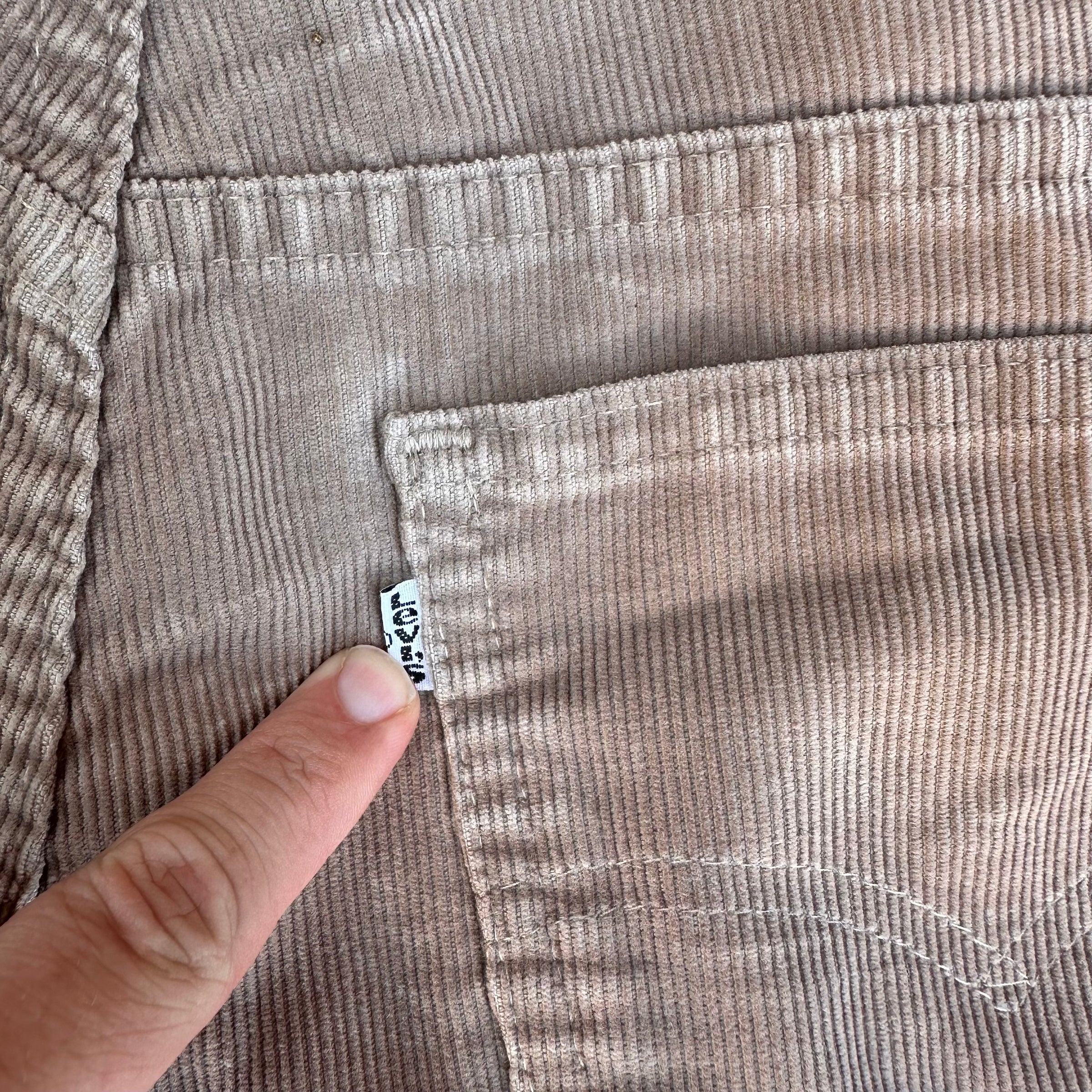 1980’s/90’s Levi’s 517 Tan Corduroy Flared Pants 32” x 30”