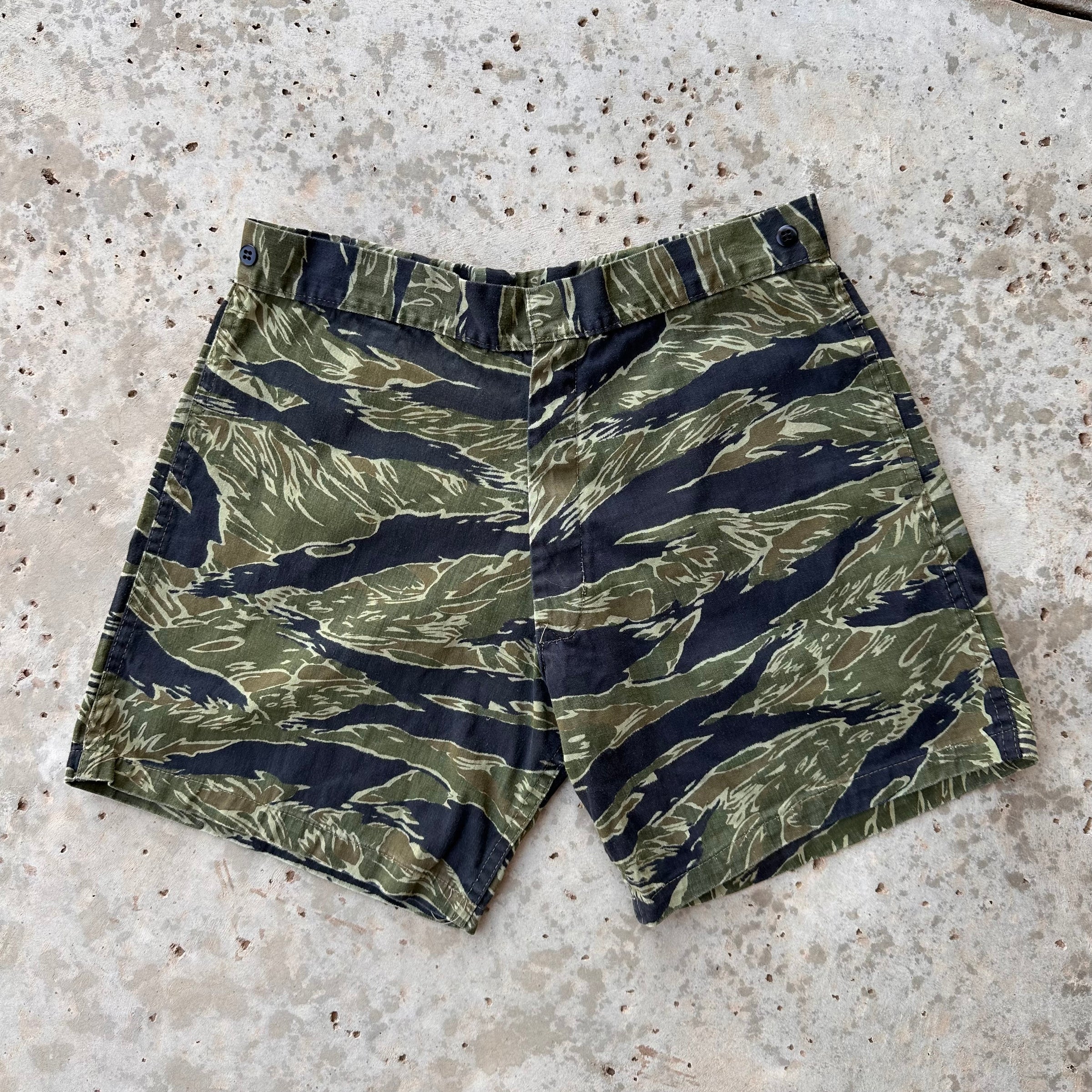 1960’s Vietnam War USMC Tiger Stripe Camo Shorts 32” Waist