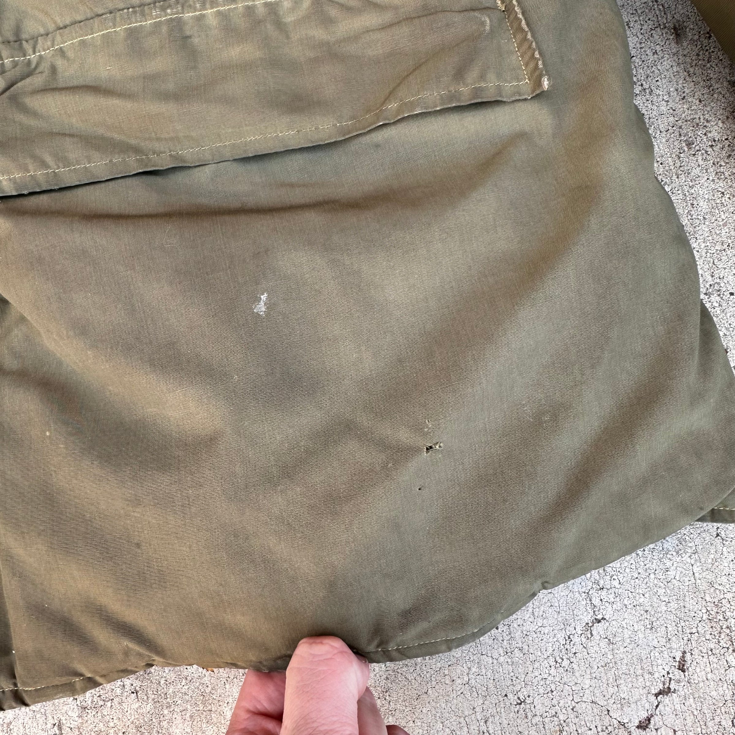 1960’s Eddie Bauer Bauer Down Quilted Puffer Jacket Large