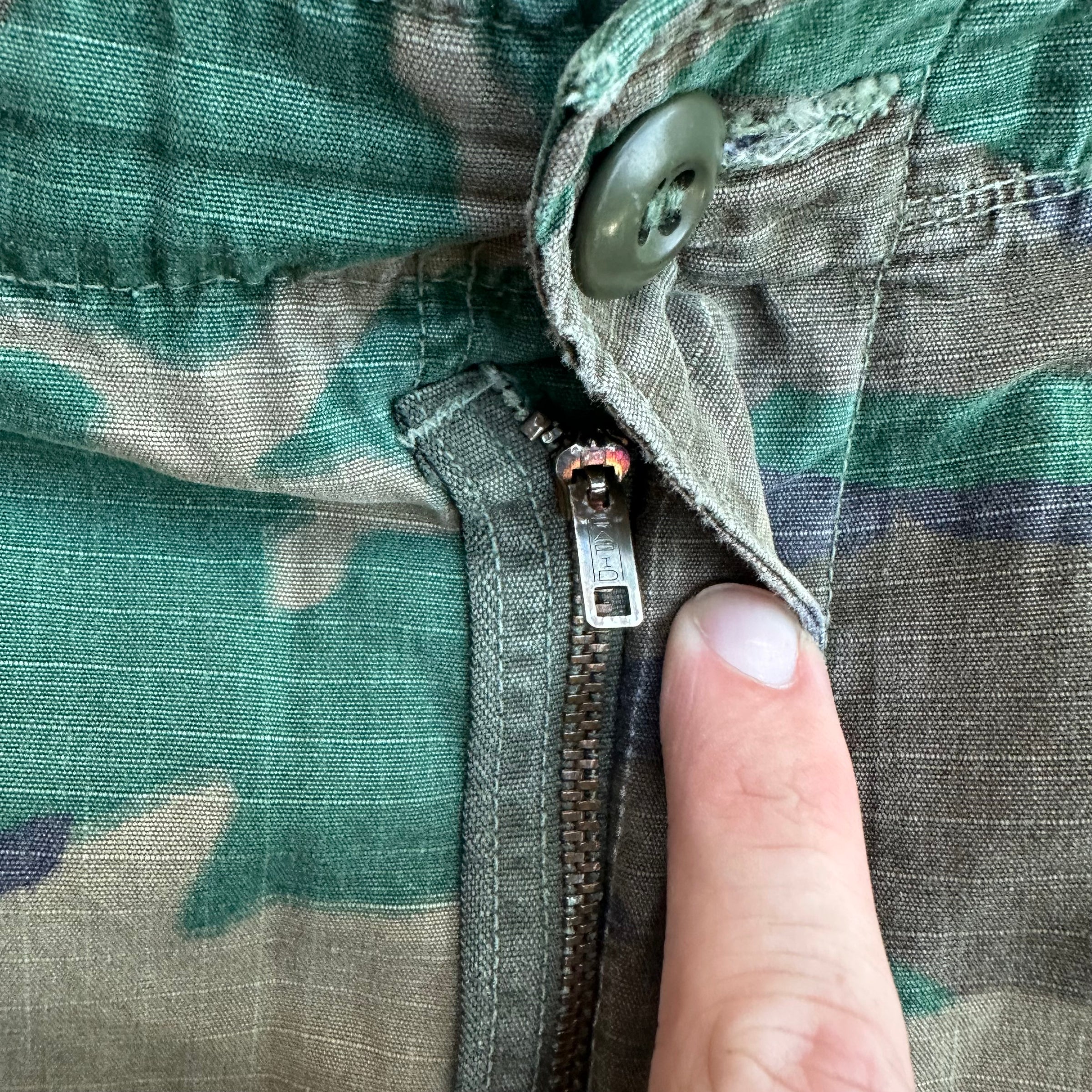 1970’s Vietnam War Brown Dominant ERDL Camo Jungle Pants Medium Regular