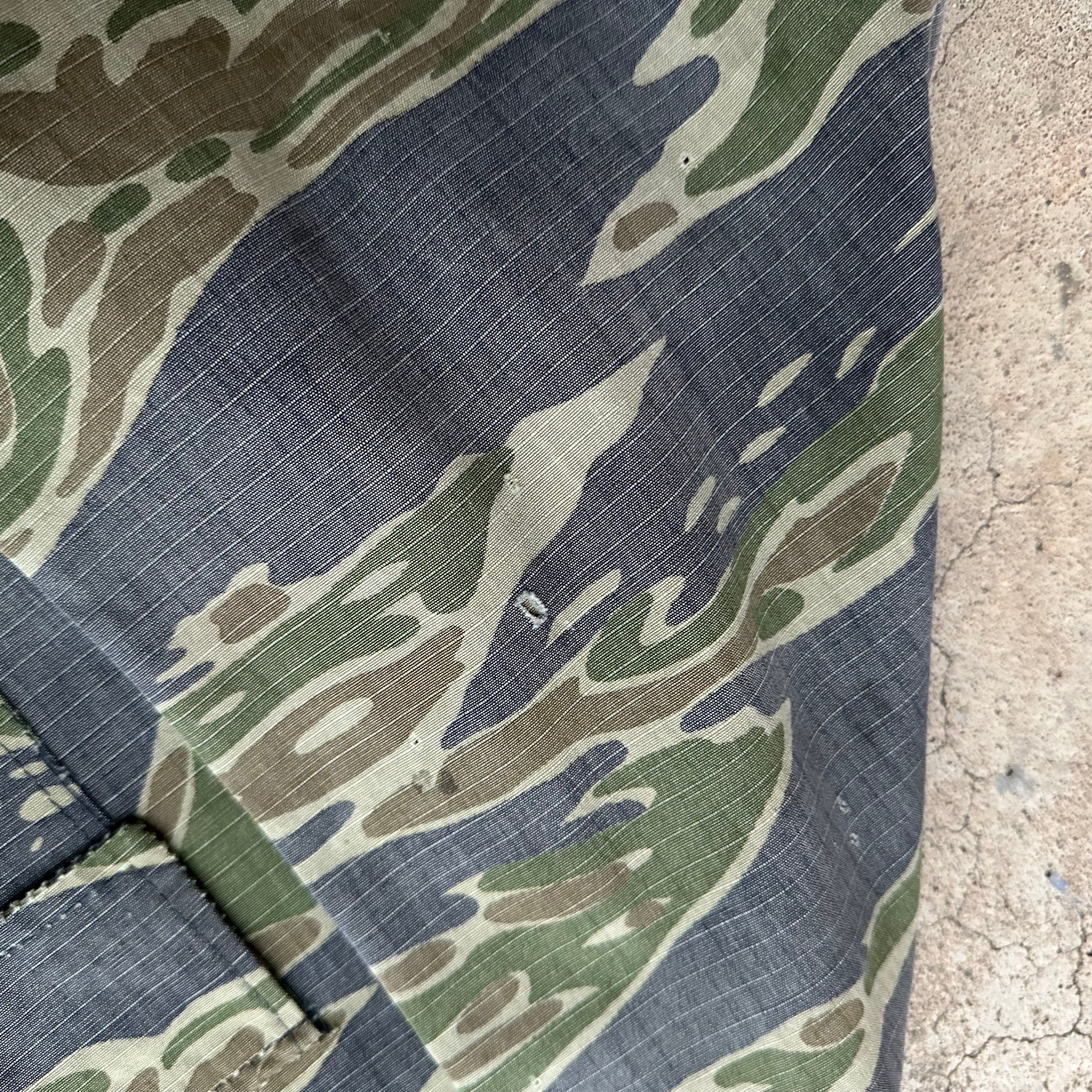 1970’s Post War Ripstop 4 Pocket Tiger Stripe Camo Shirt 25” Chest