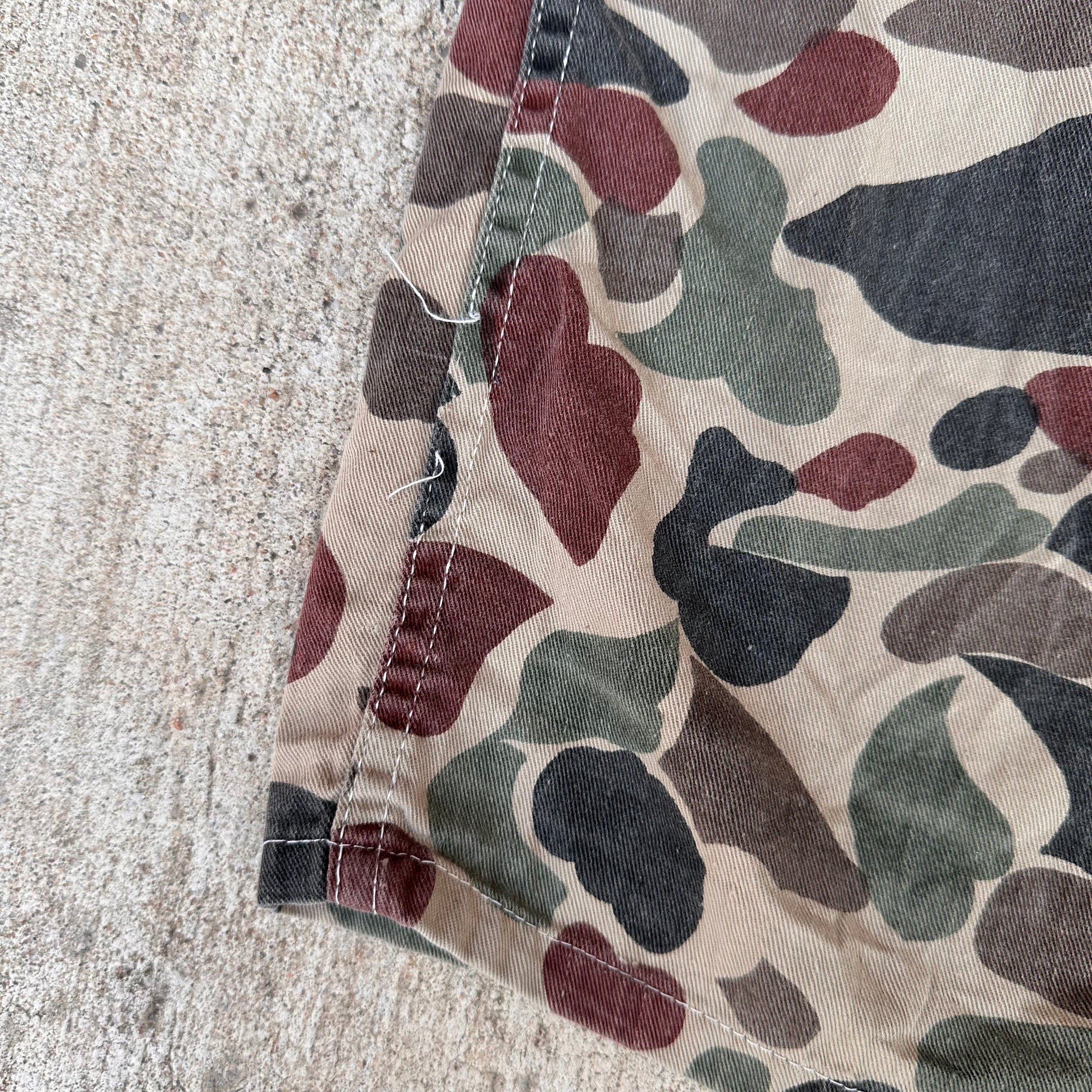 1960’s Storm-Pruf Beo-Gam Camo Fatigue Shirt L/XL