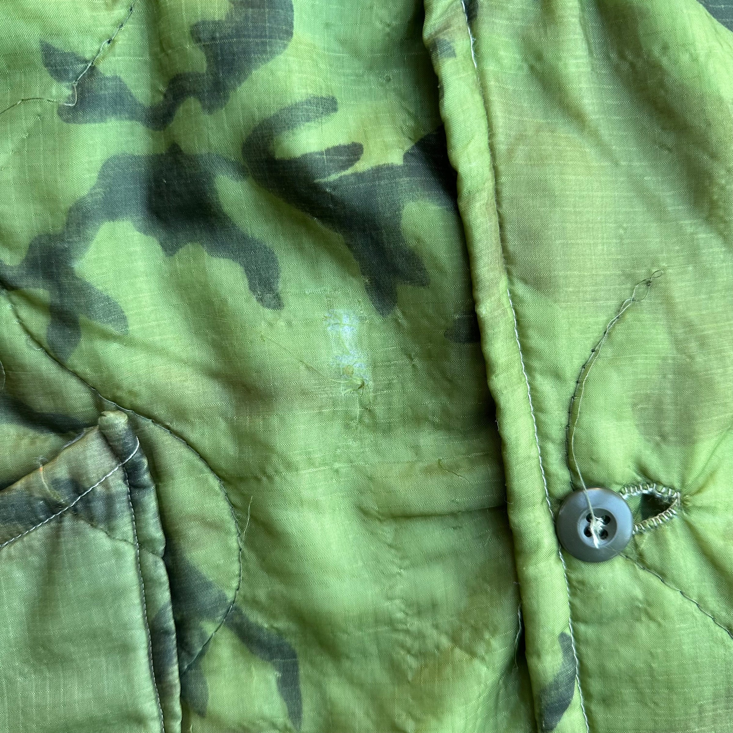 1960’s/70’s Vietnam War ERDL Poncho Liner Vest 26” Chest