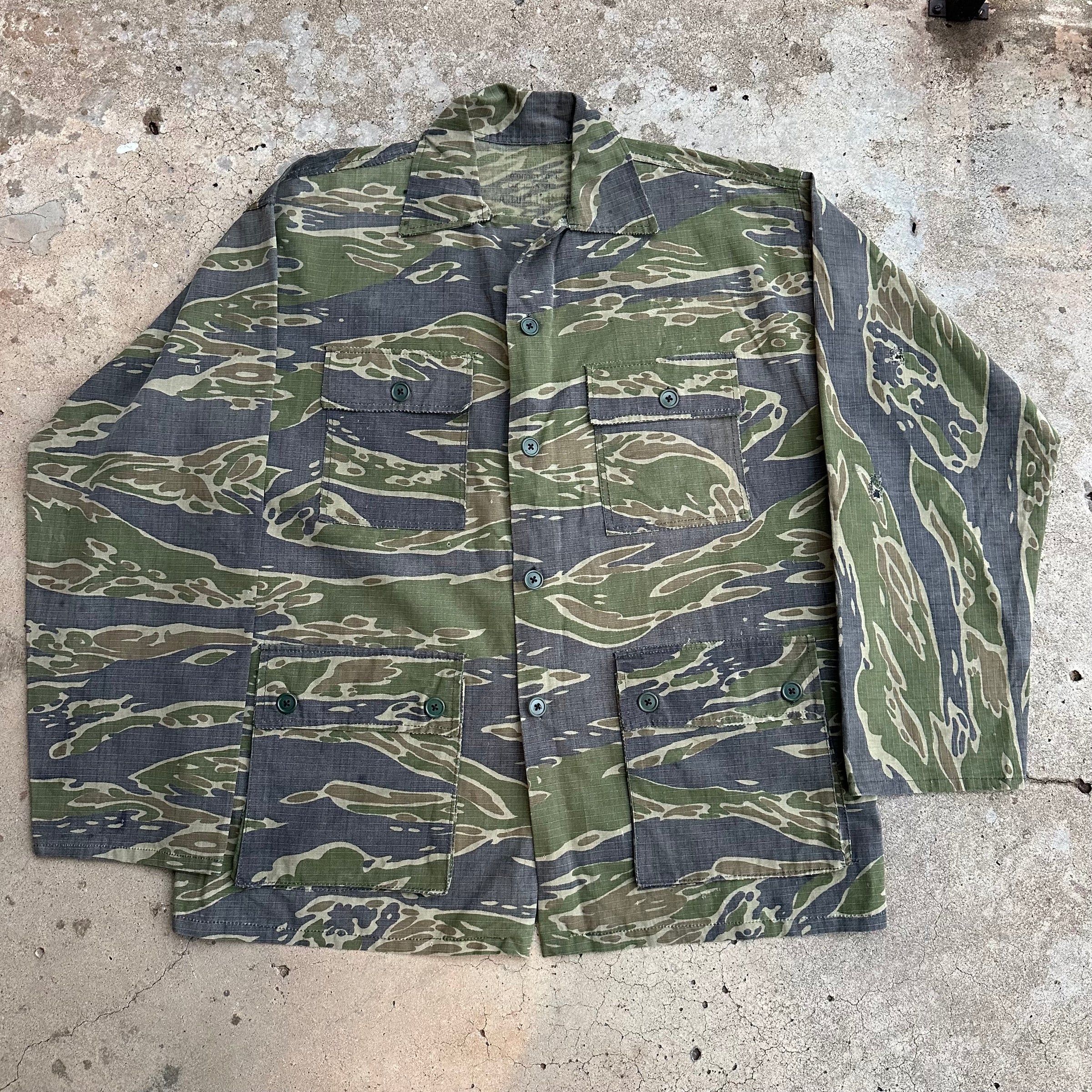1970’s Post War Ripstop 4 Pocket Tiger Stripe Camo Shirt 25” Chest