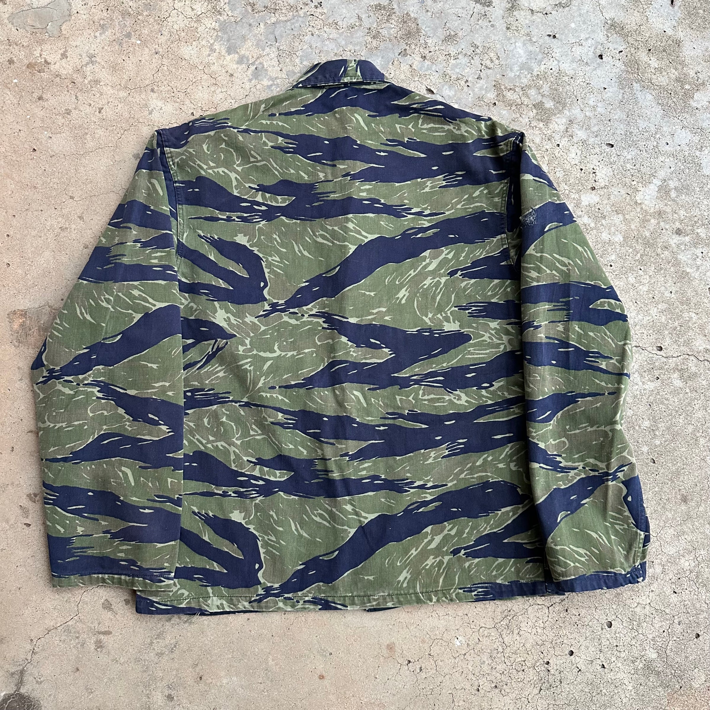 1960’s Vietnam War TO78 Okinawa Tiger Stripe Camo Shirt A-L