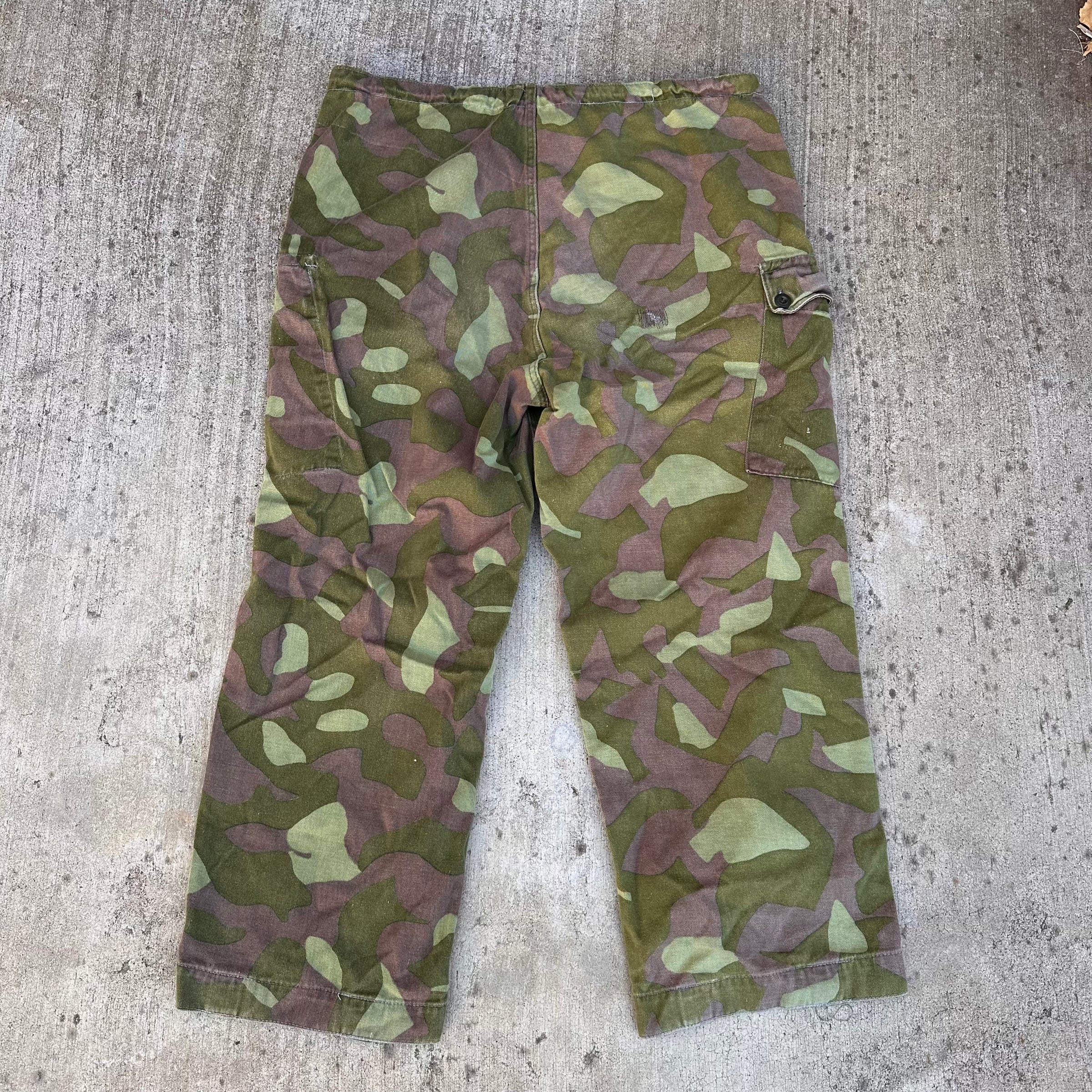 1970’s Reversible Finnish M62 Camo Pants 30” - 40” x 28”