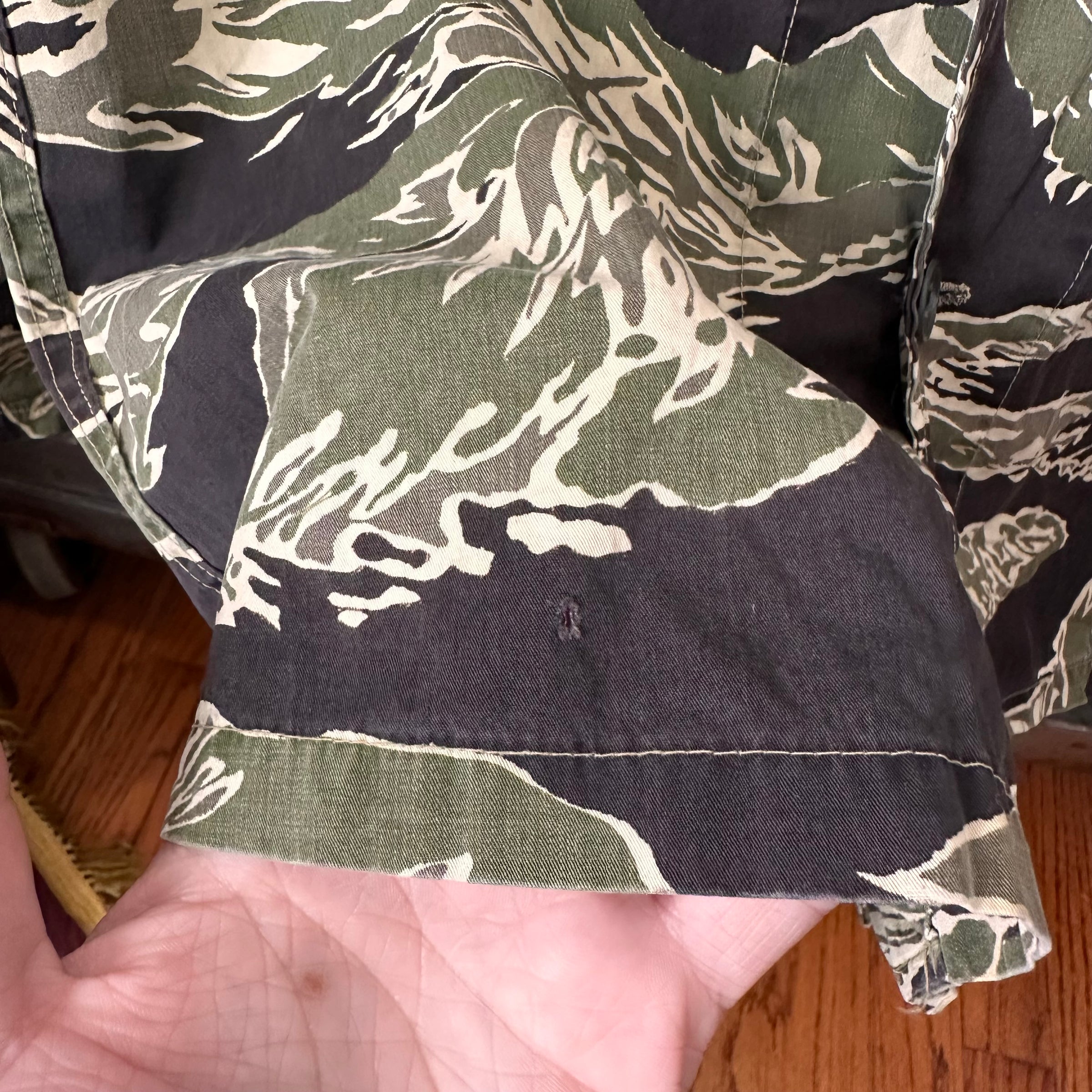 1960’s Tailor Made Silver Tiger Stripe Camo Shirt 22” Chest