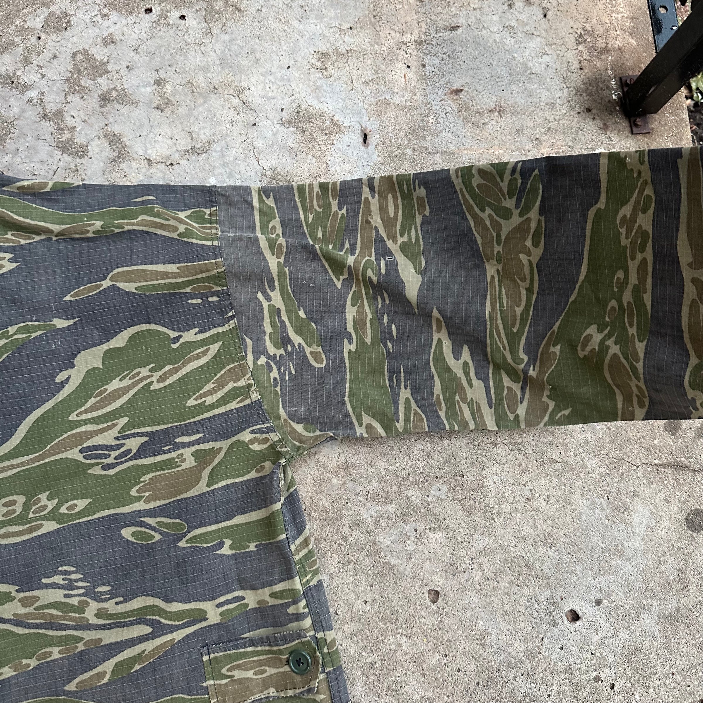 1970’s Post War Ripstop 4 Pocket Tiger Stripe Camo Shirt 25” Chest