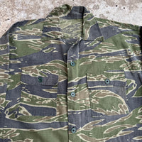 1970’s Post War Ripstop 4 Pocket Tiger Stripe Camo Shirt 25” Chest
