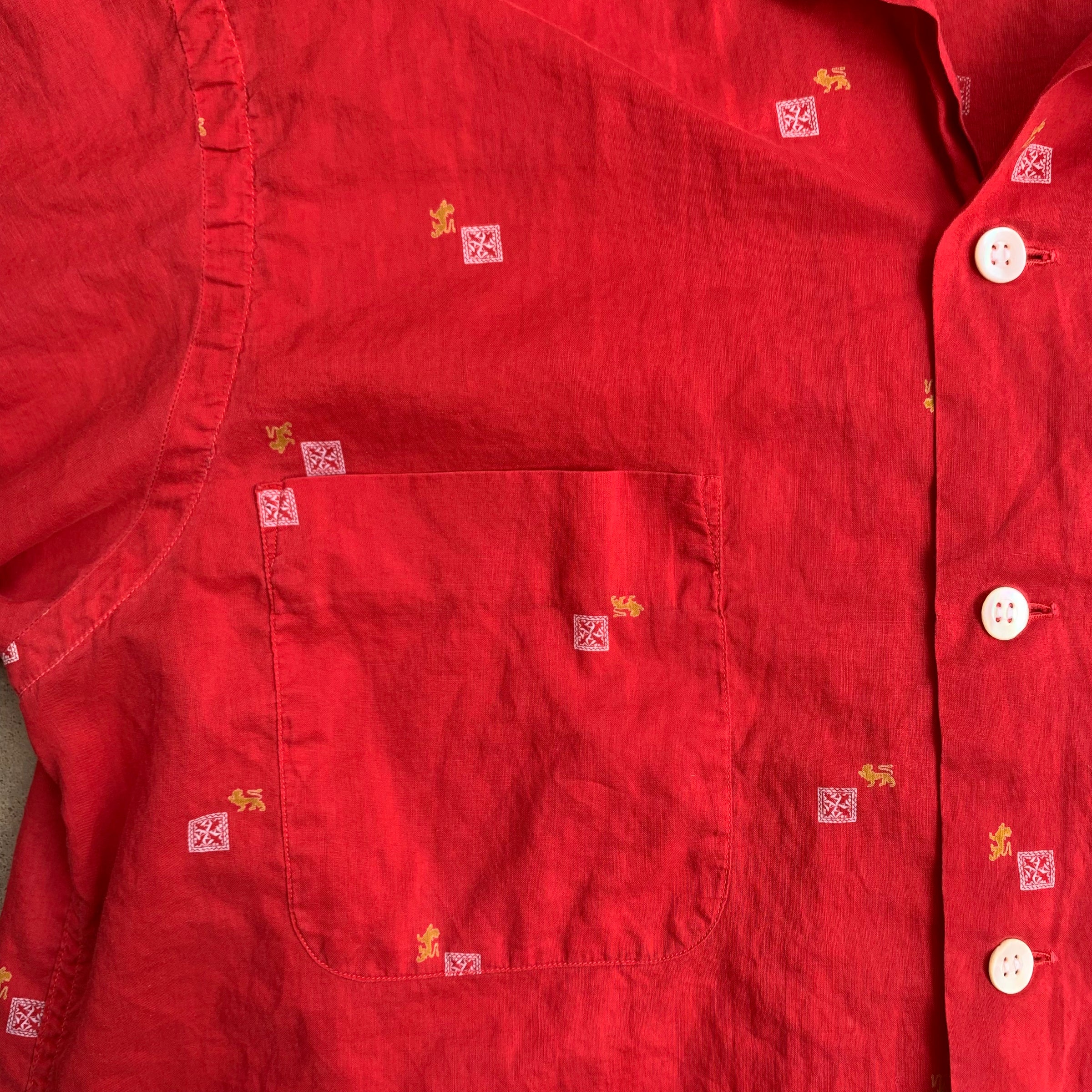 1960's Patterned Red Loop Collar Shirt Medium