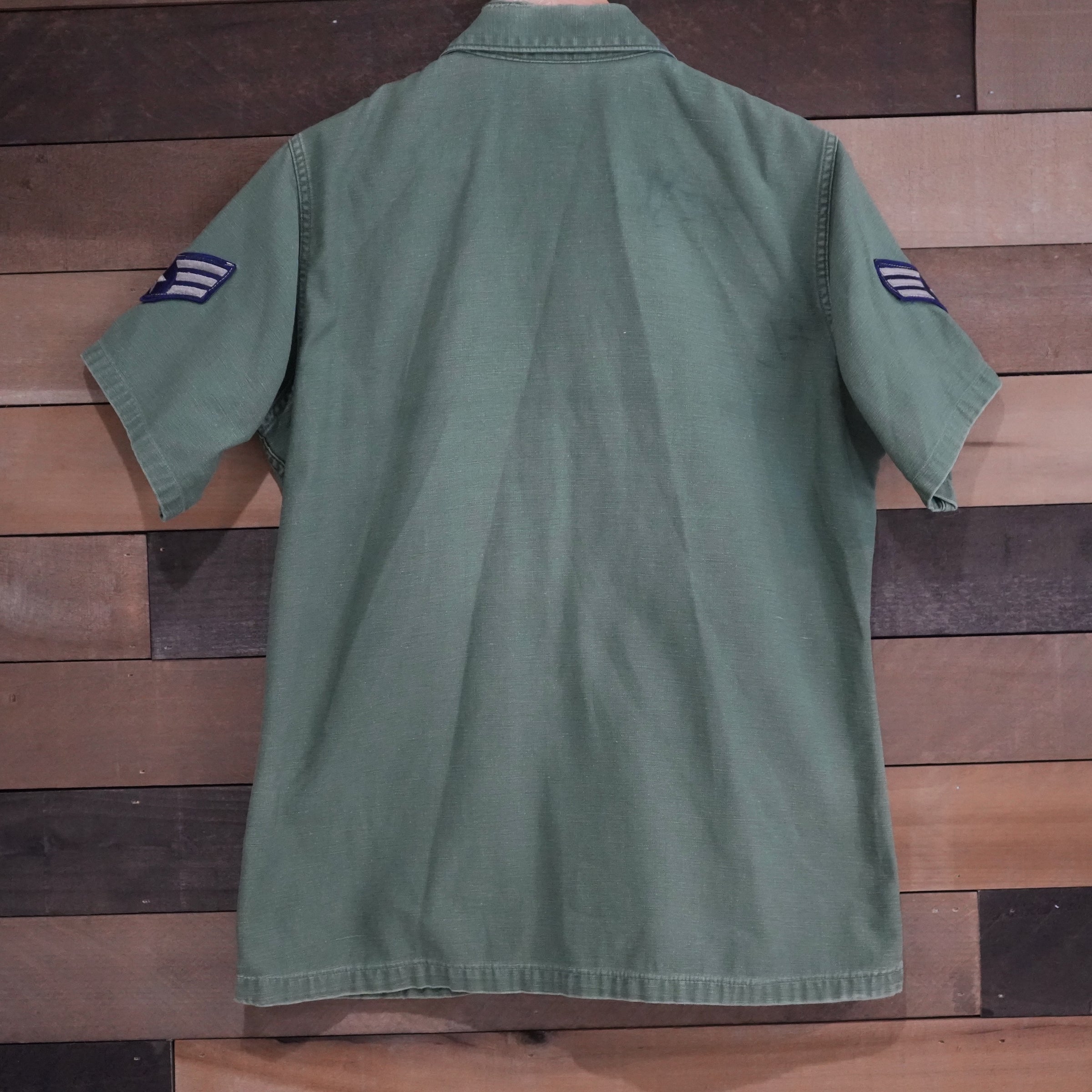 1960's Vietnam War USAF Patched Short Sleeve OG-107 Fatigue Shirt S/M