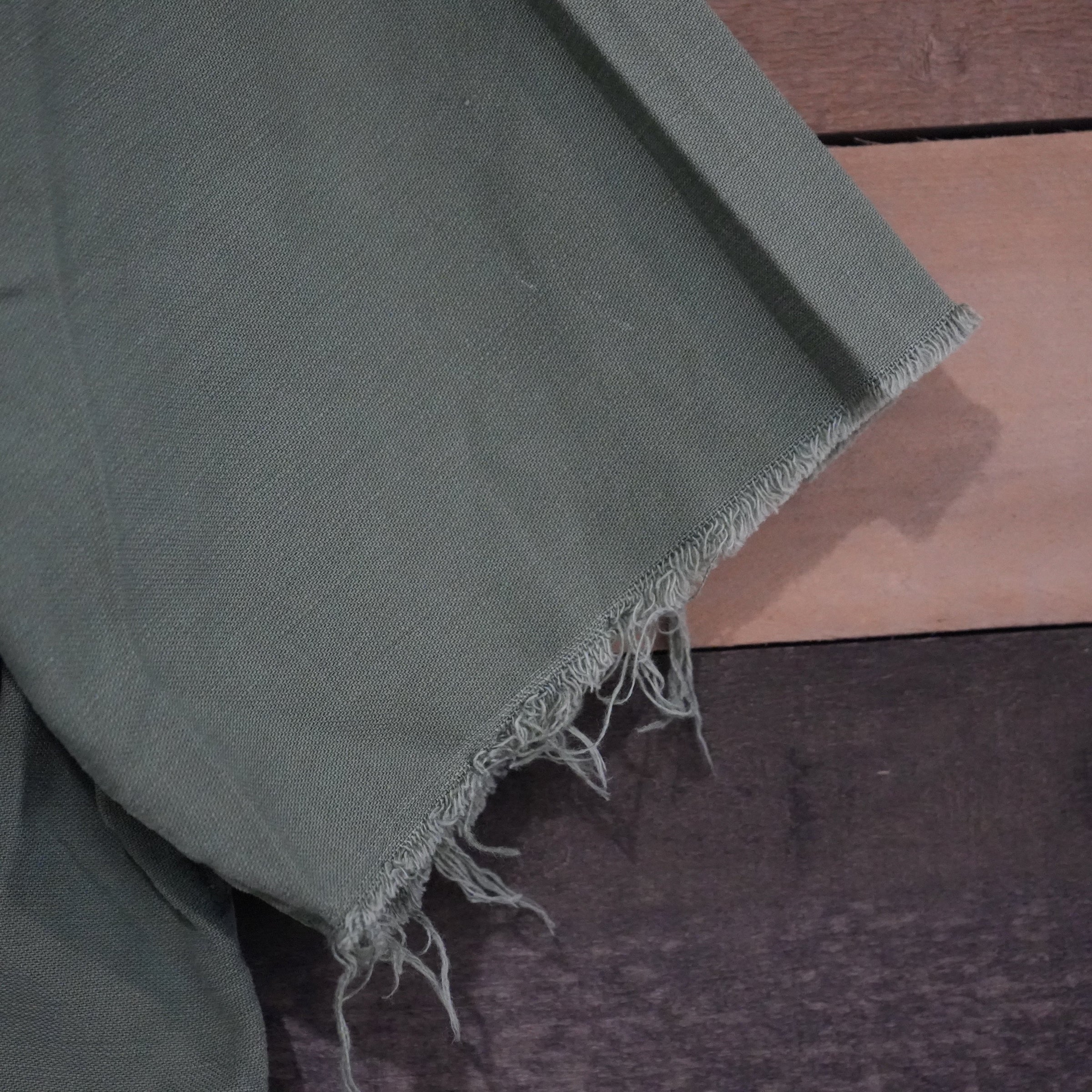 1960's Vietnam War US Army OG-107 Fatigue Shirt with Cut Sleeves Medium