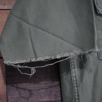 1960's Vietnam War US Army OG-107 Fatigue Shirt with Cut Sleeves Medium