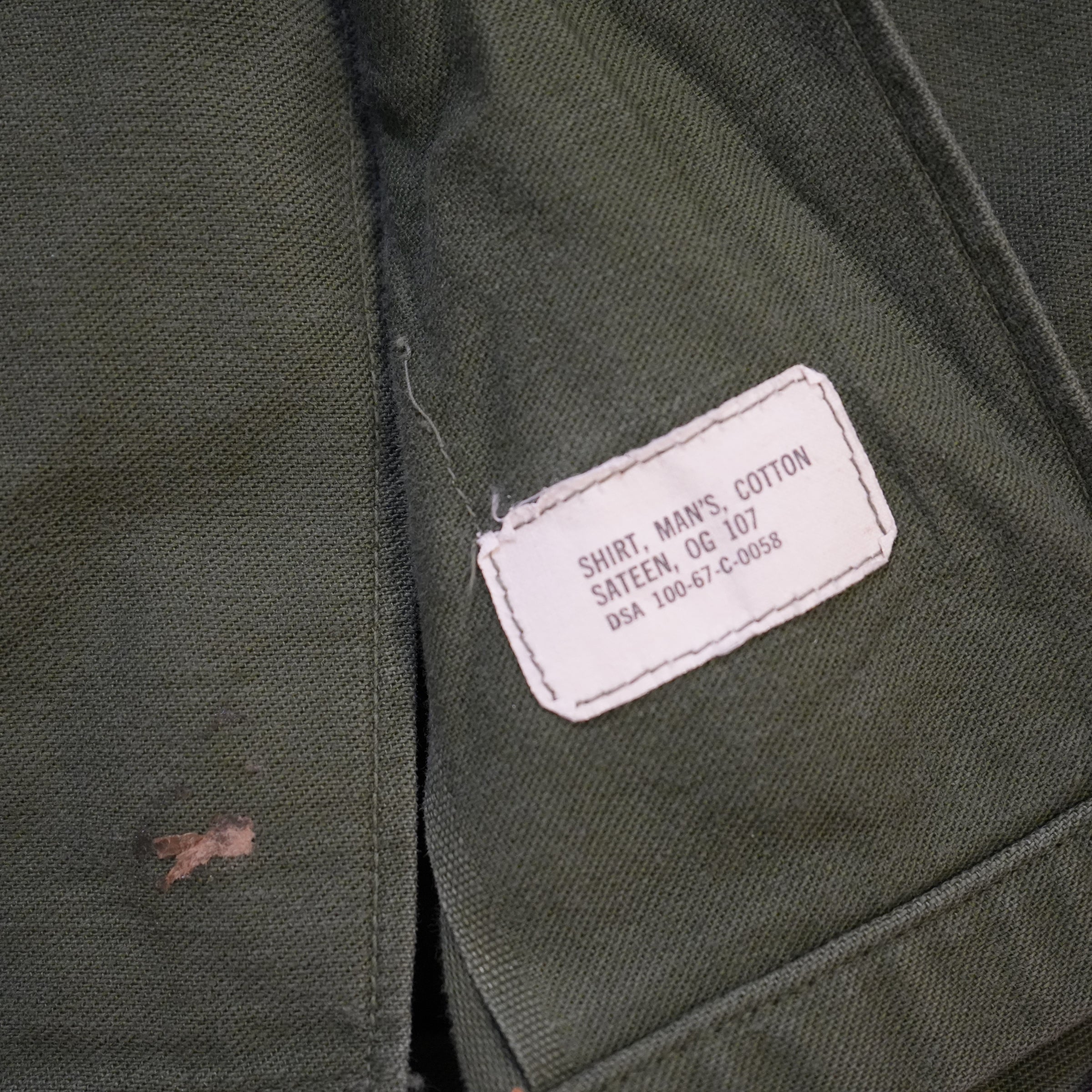1960's Vietnam War USAF Patched OG-107 Fatigue Shirt Small