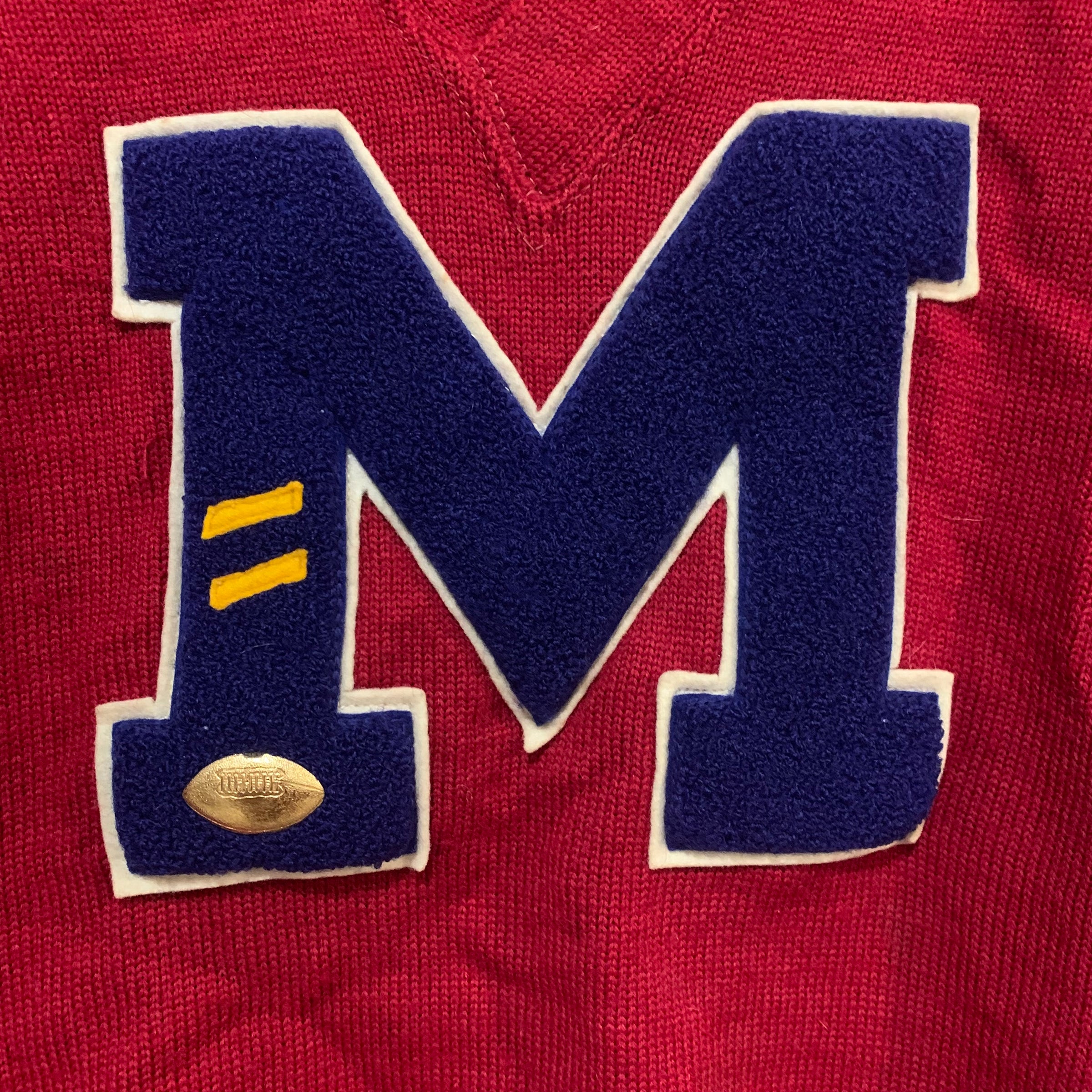 1940's Faded Red Varsity V-Neck Sweater Medium