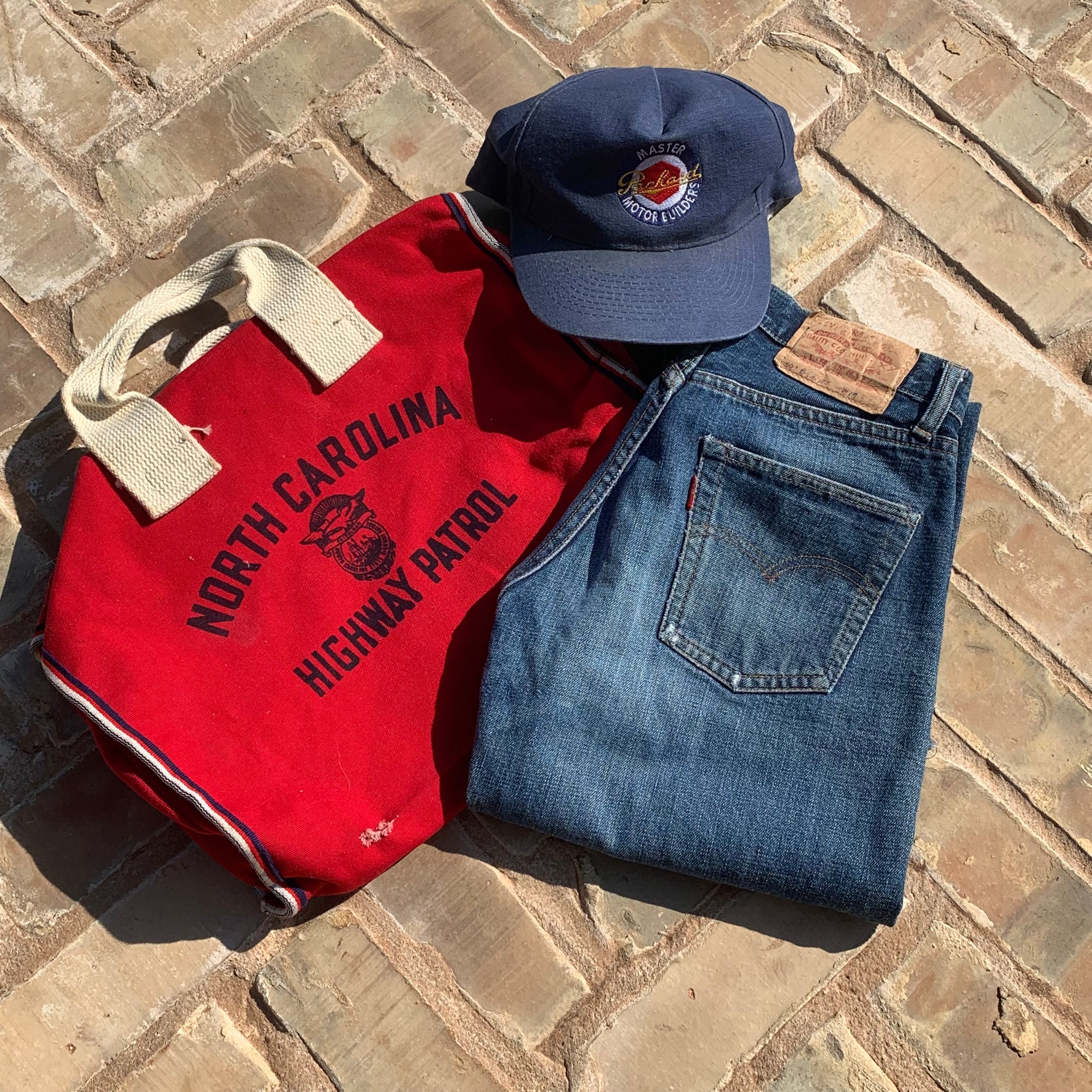 Late 1960’s Big E Selvedge Levi’s 501 Denim Jeans 27” x 29”