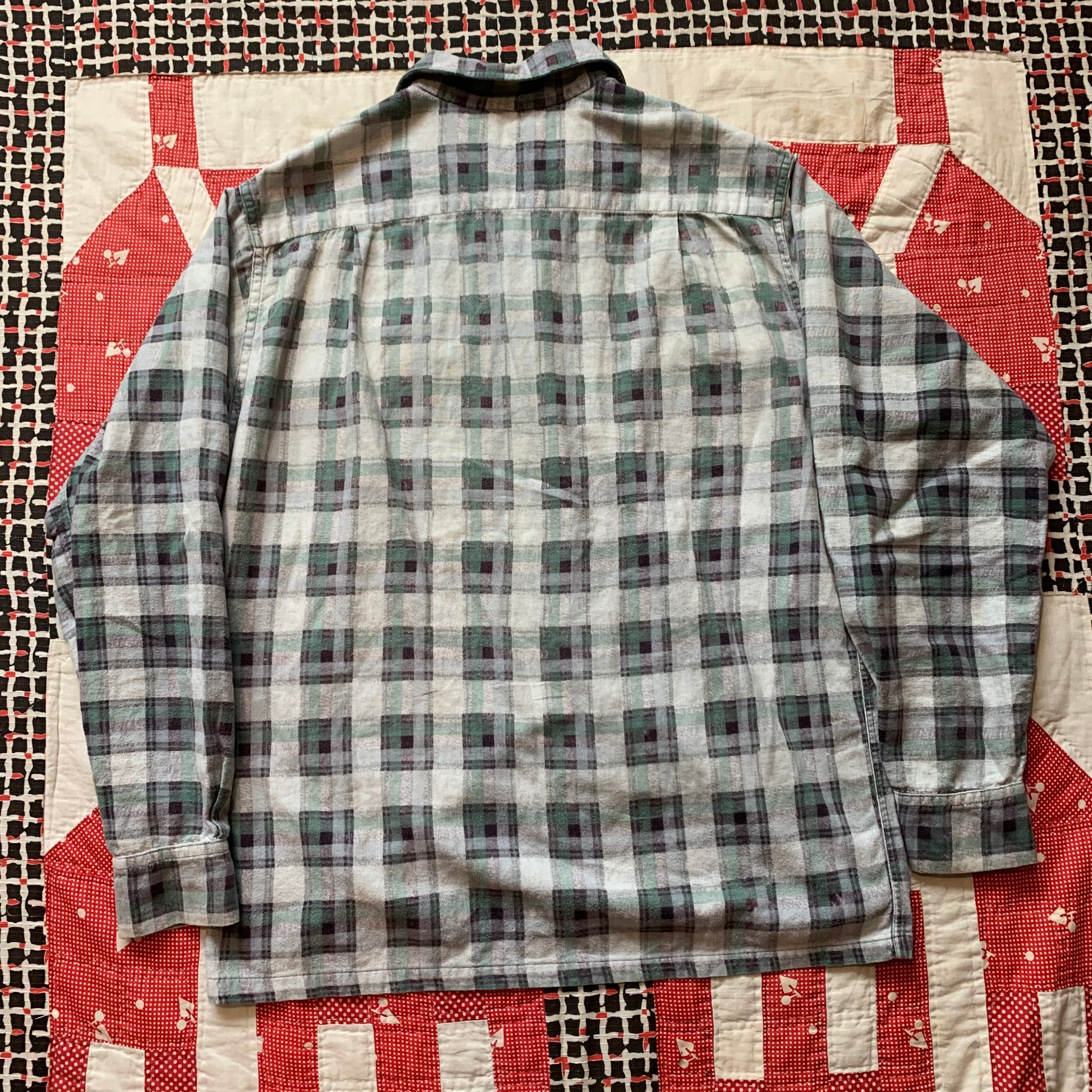 1950's Printed Plaid Loop Collar Cotton Flannel Shirt Medium