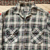 1950's Printed Plaid Loop Collar Cotton Flannel Shirt Medium