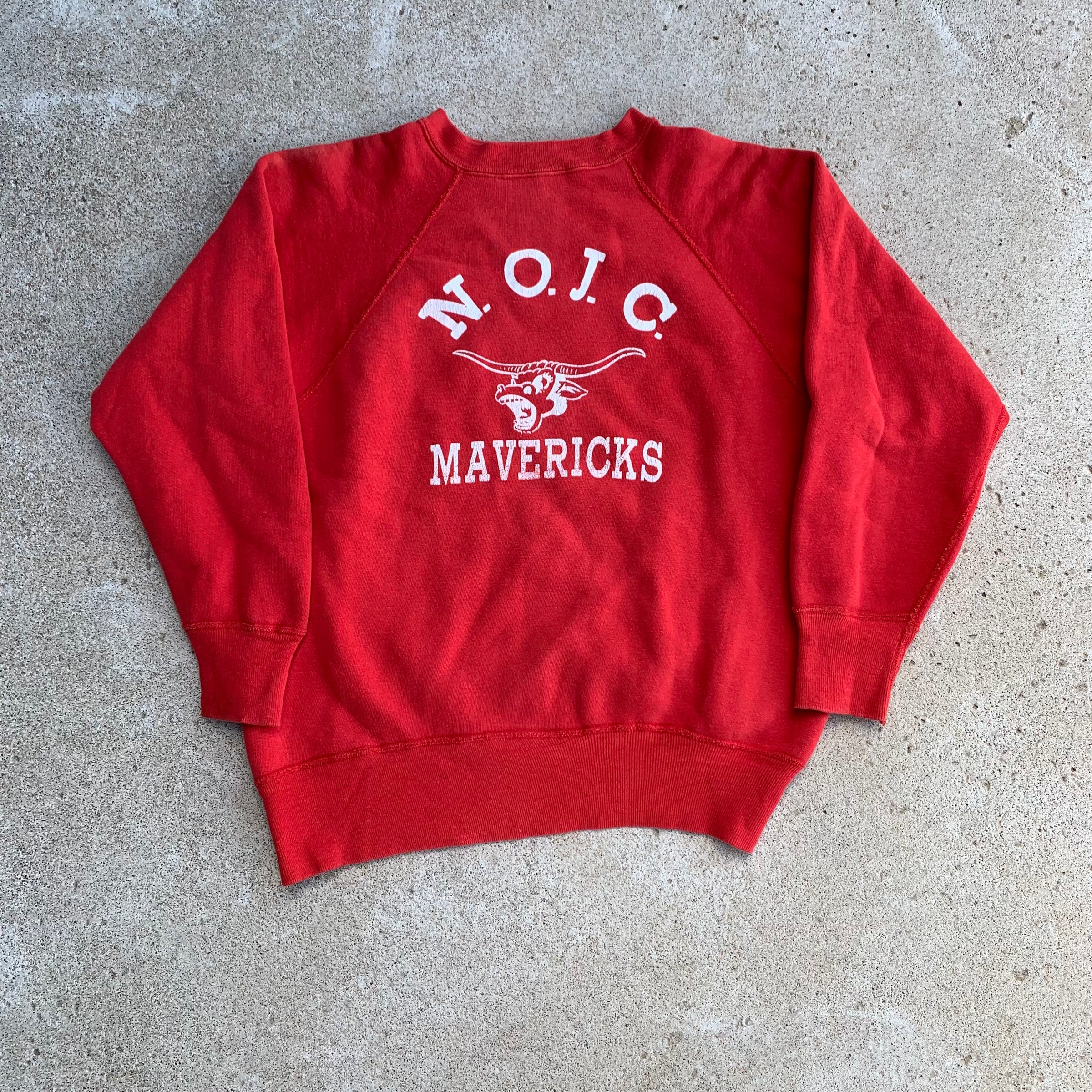 1960's Faded Red NOJC Mavericks Crewneck Sweatshirt Medium