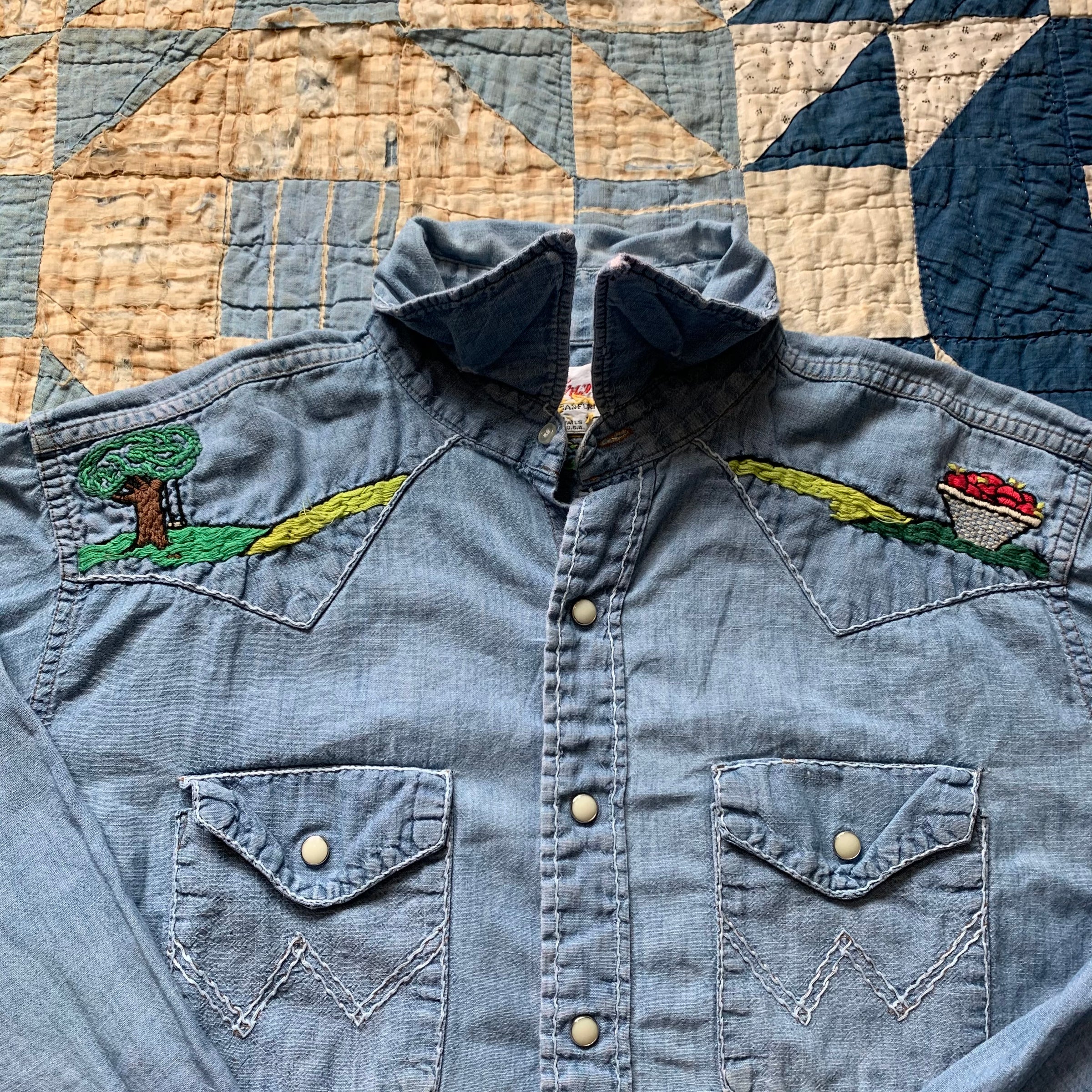 1960's/70's Wrangler Embroidered Chambray Pearl Snap Western Shirt Large