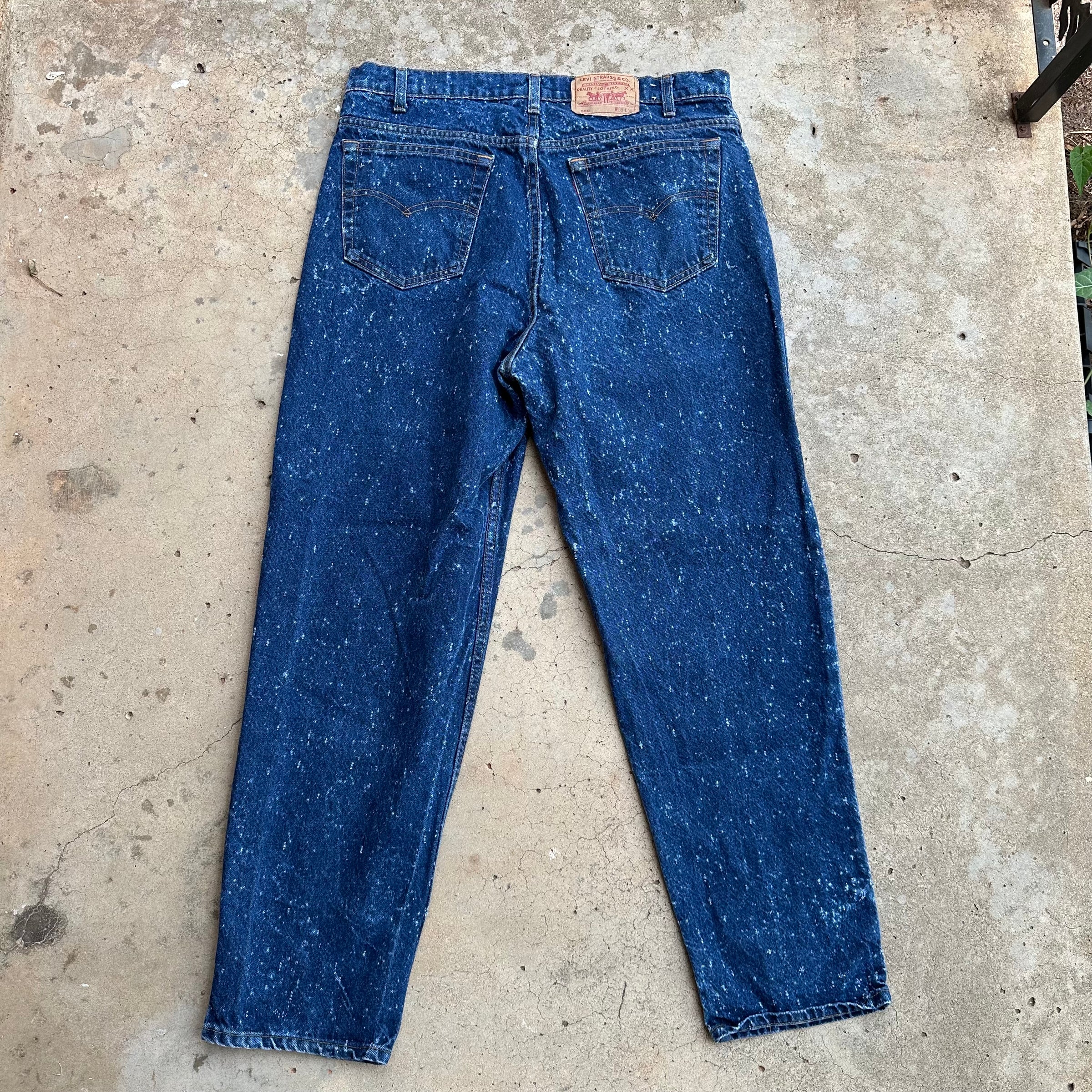 1990’s Galaxy Wash Levi’s 550 Denim Jeans 36” Waist