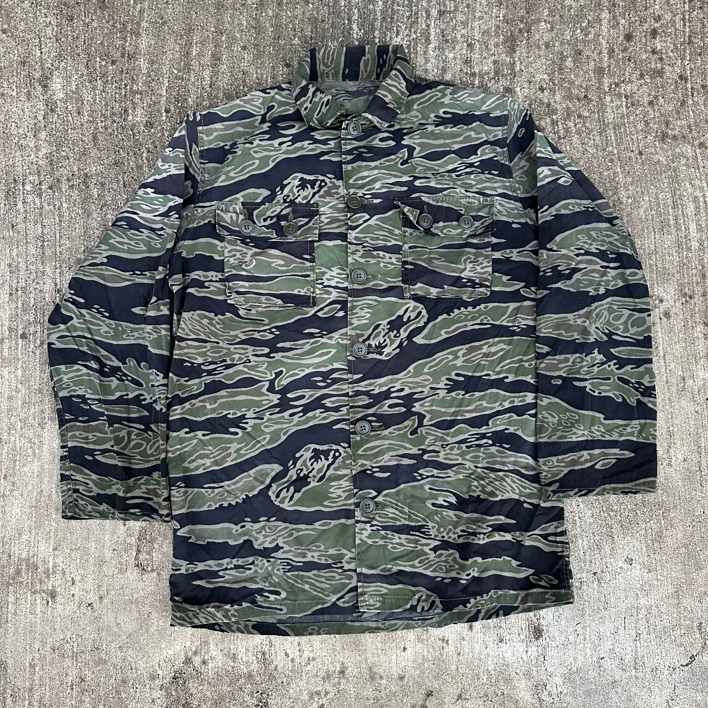 1960’s/70’s Late War Tiger Stripe Camo Shirt 22” Chest