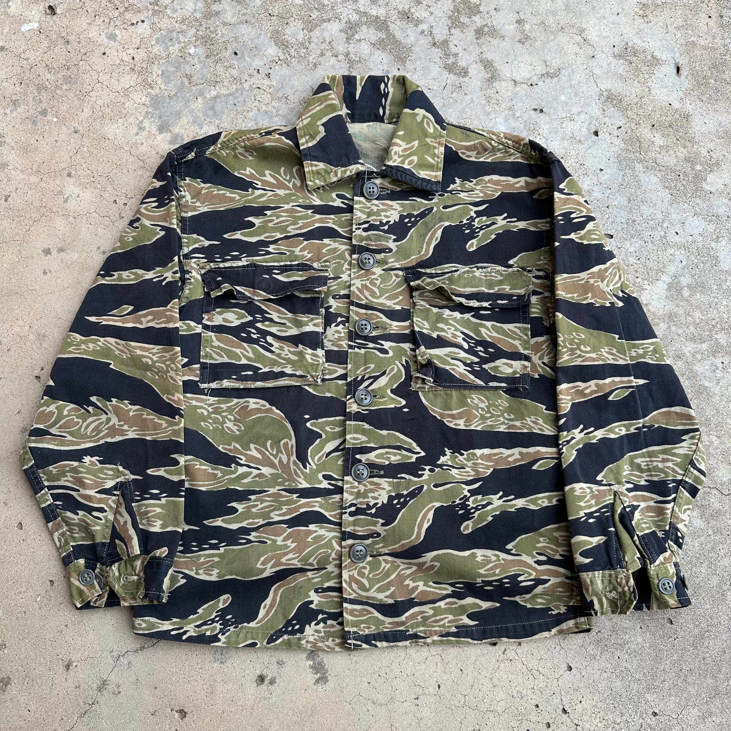 1960’s/70’s Vietnam War Late War Tiger Stripe Camo Shirt Asian Medium