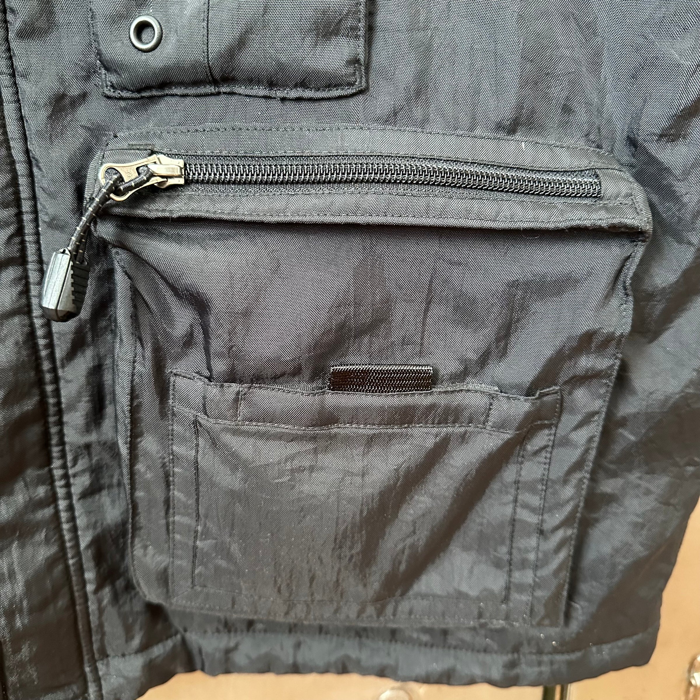 1990’s/Y2k Gap Fleece Lined Nylon Vest Large