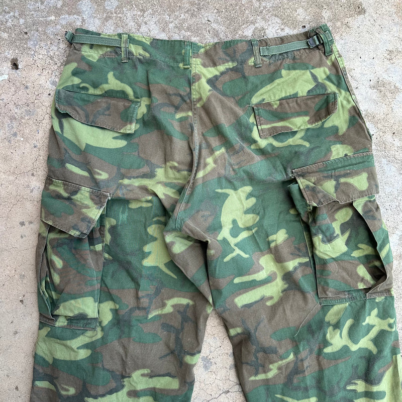 1960’s Vietnam War ERDL Camo Poplin Jungle Pants Large Long