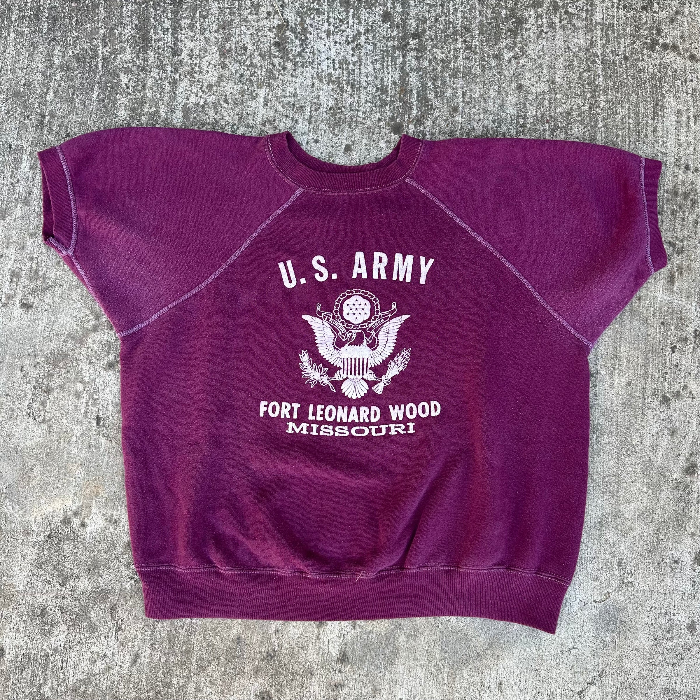 1960’s US Army Fort Leonard Wood Flock Print Short Sleeve Sweatshirt Large