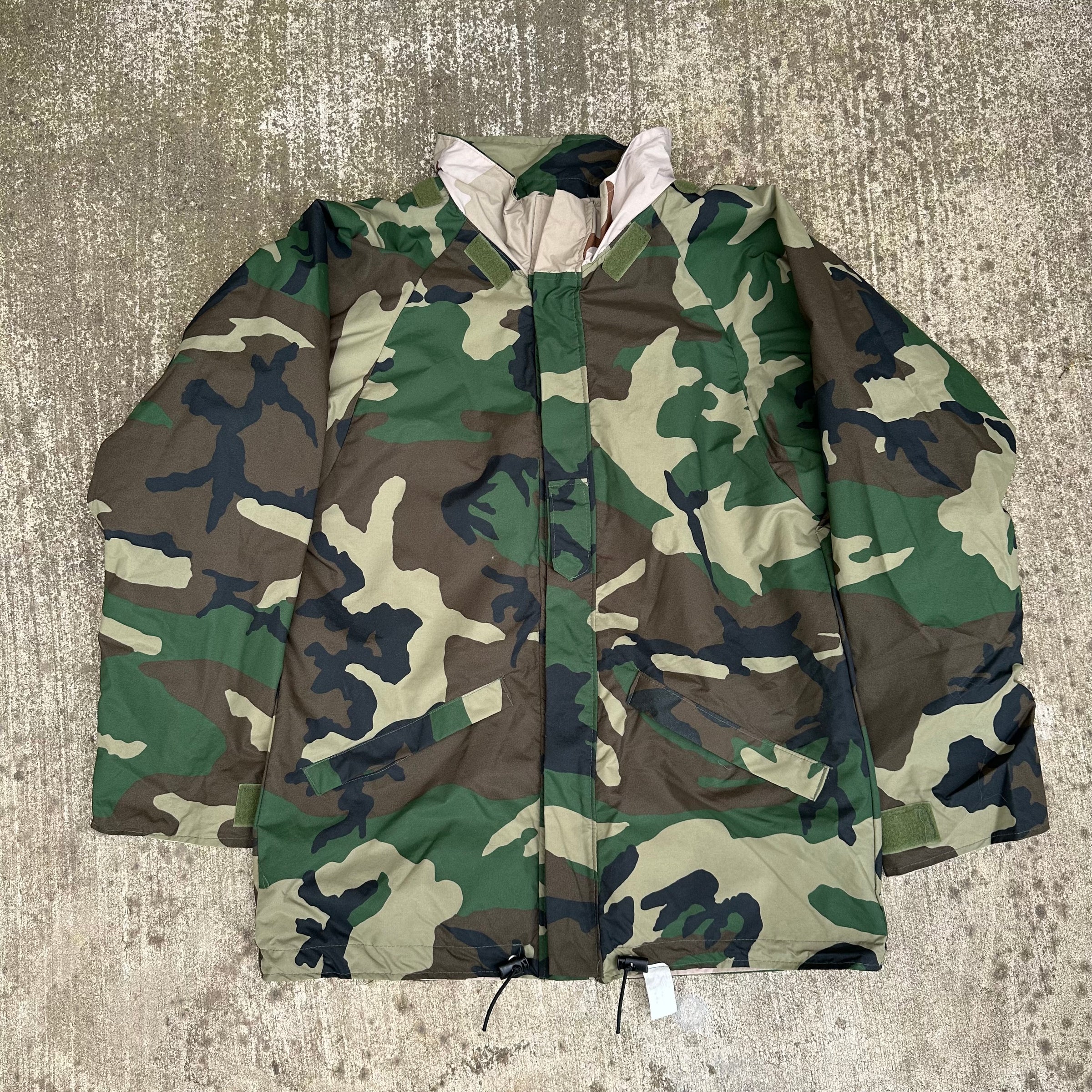 1990’s US Army ECWCS Reversible Woodland/Desert Camo Gore-Tex Parka Medium Regular