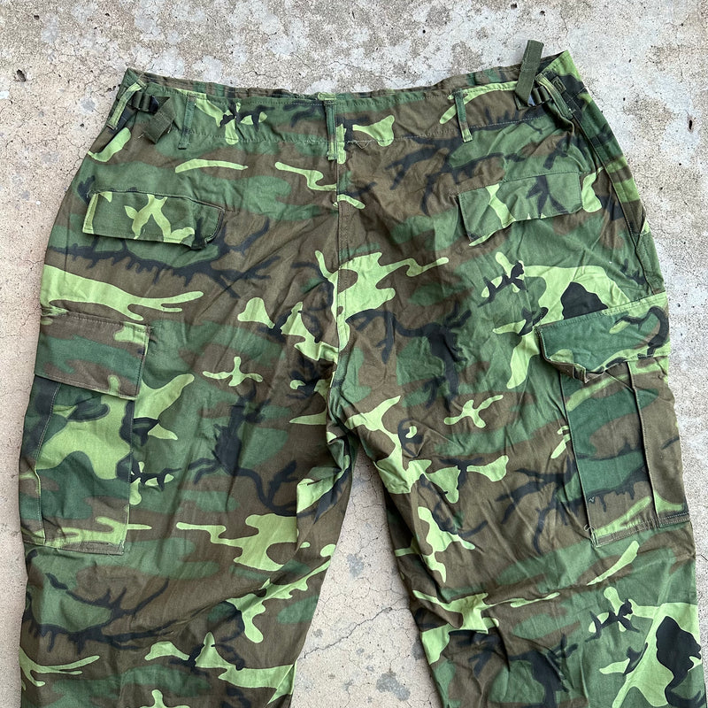 1960’s Deadstock Vietnam War Poplin ERDL Camo Jungle Pants XL Regular